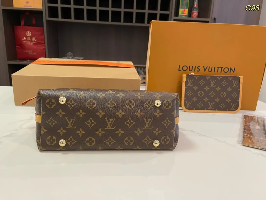 LV CarryAll 帆布 手拿包 精致手拿款(數字9) LV CarryAll 帆布 手拿包 精致手拿款(數字9)