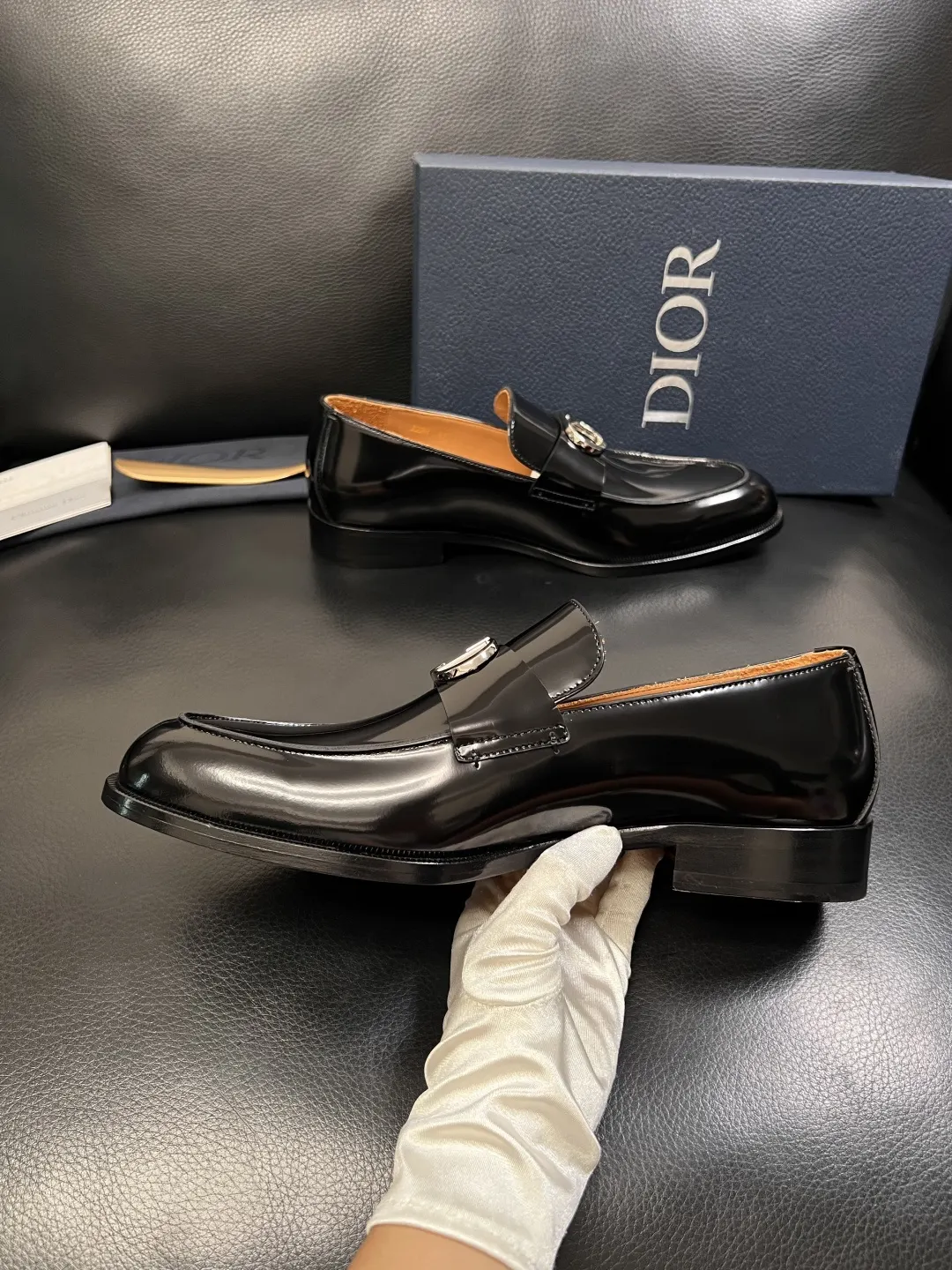 Dior Lady Dior 银白色手提斜挎包 金扣款