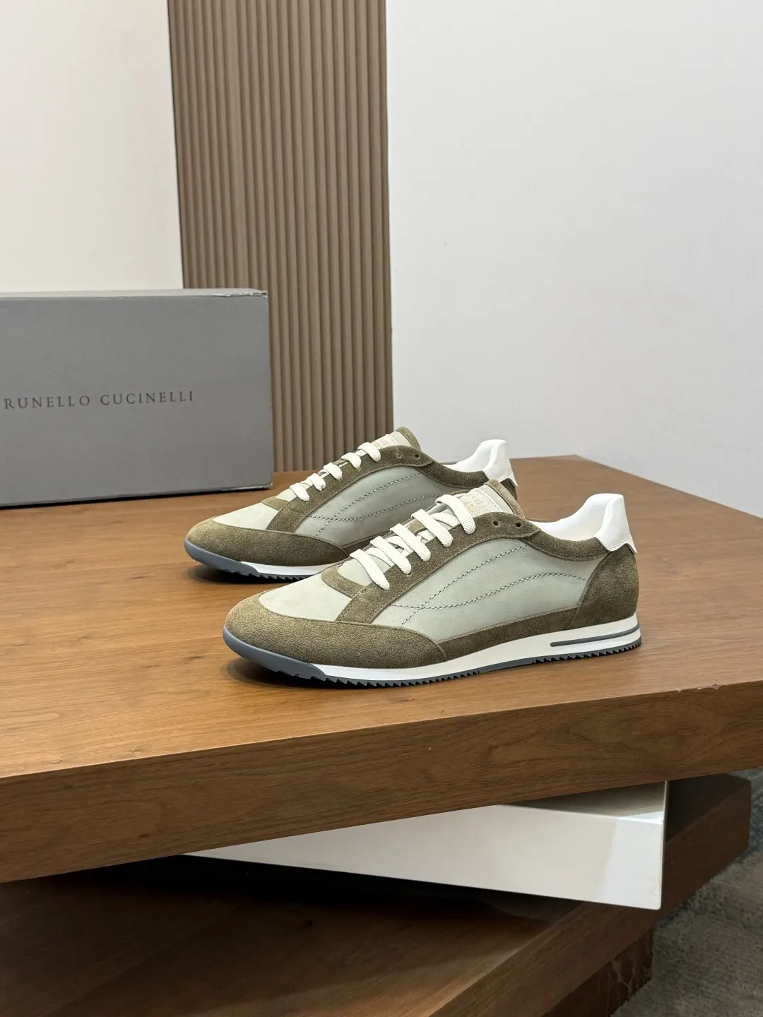 Brunello Cucinelli SS 白色 運動鞋 休閒百搭款(數字3) Brunello Cucinelli SS 白色 運動鞋 休閒百搭款(數字3)