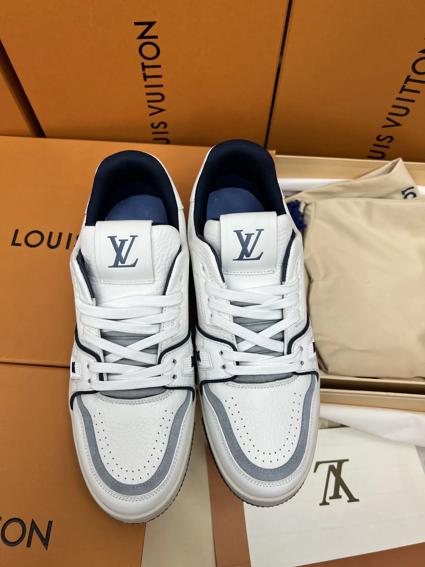 Louis Vuitton 运动鞋