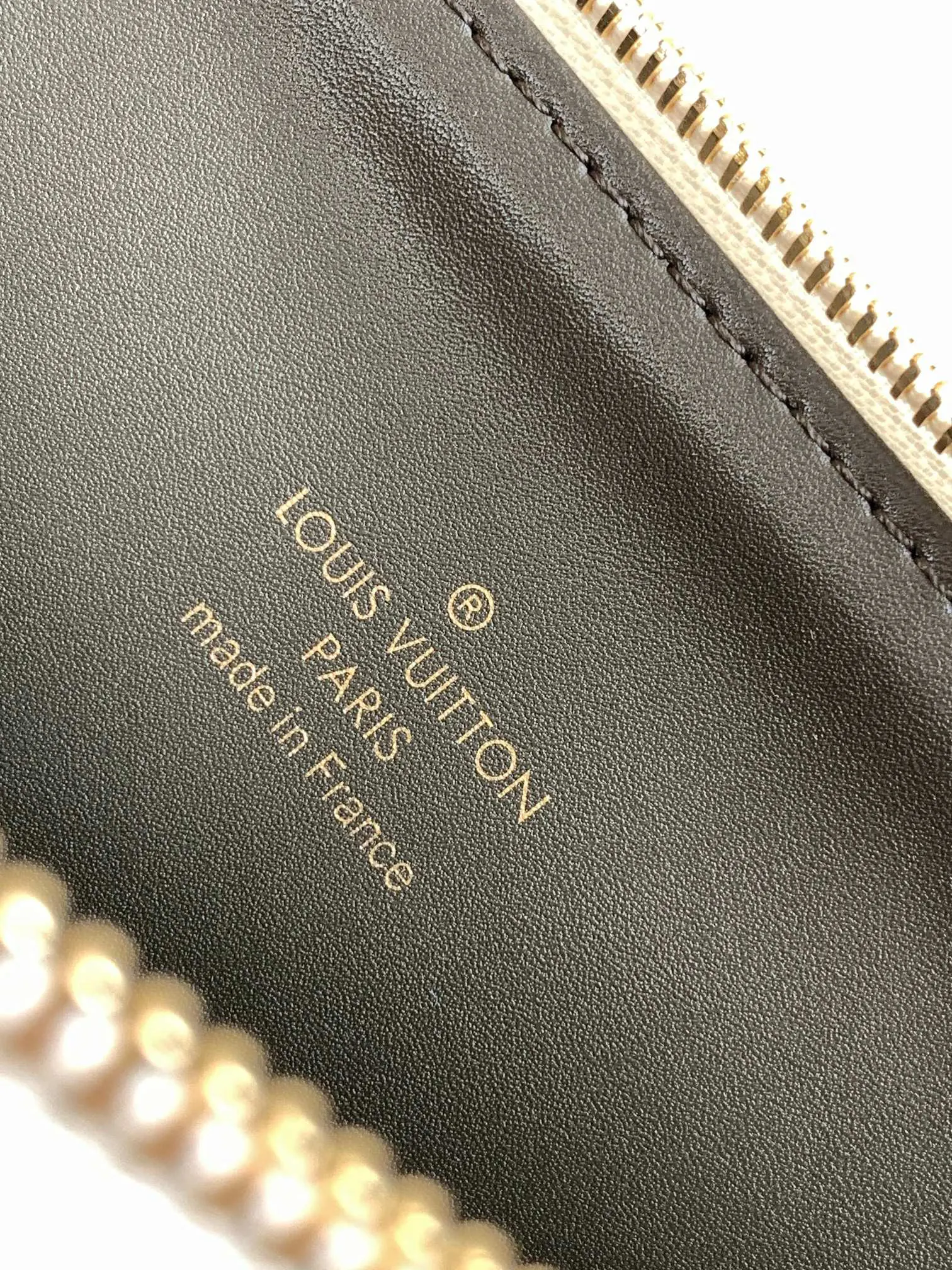 LV white, chain bag, shoulder crossbody model Image 9 LV white, chain bag, shoulder crossbody model Image 9