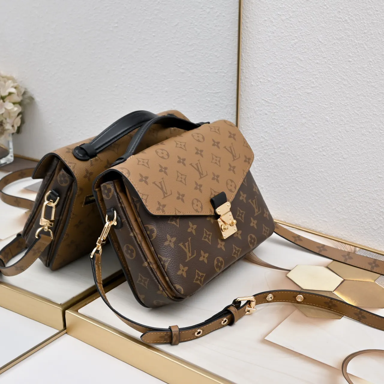 Louis Vuitton Métis Monogram 手提包
