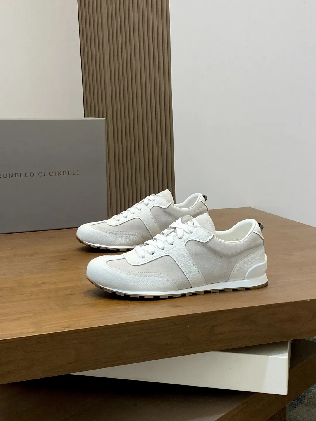Brunello Cucinelli SS 白色 運動鞋 休閒百搭款(數字3) Brunello Cucinelli SS 白色 運動鞋 休閒百搭款(數字3)