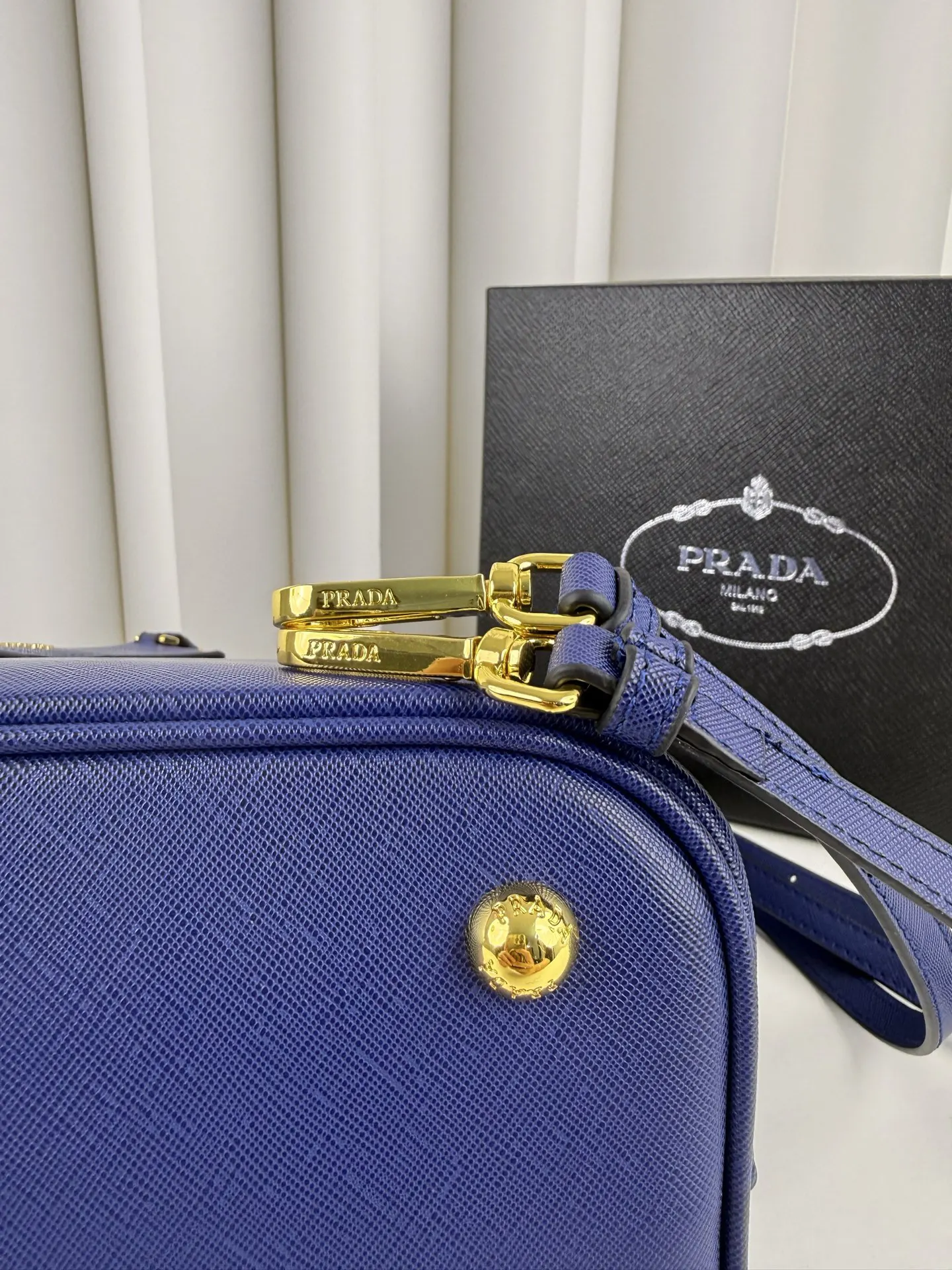 拼色 牛皮 Double Saffiano 拼色 水桶包 休閒水桶款