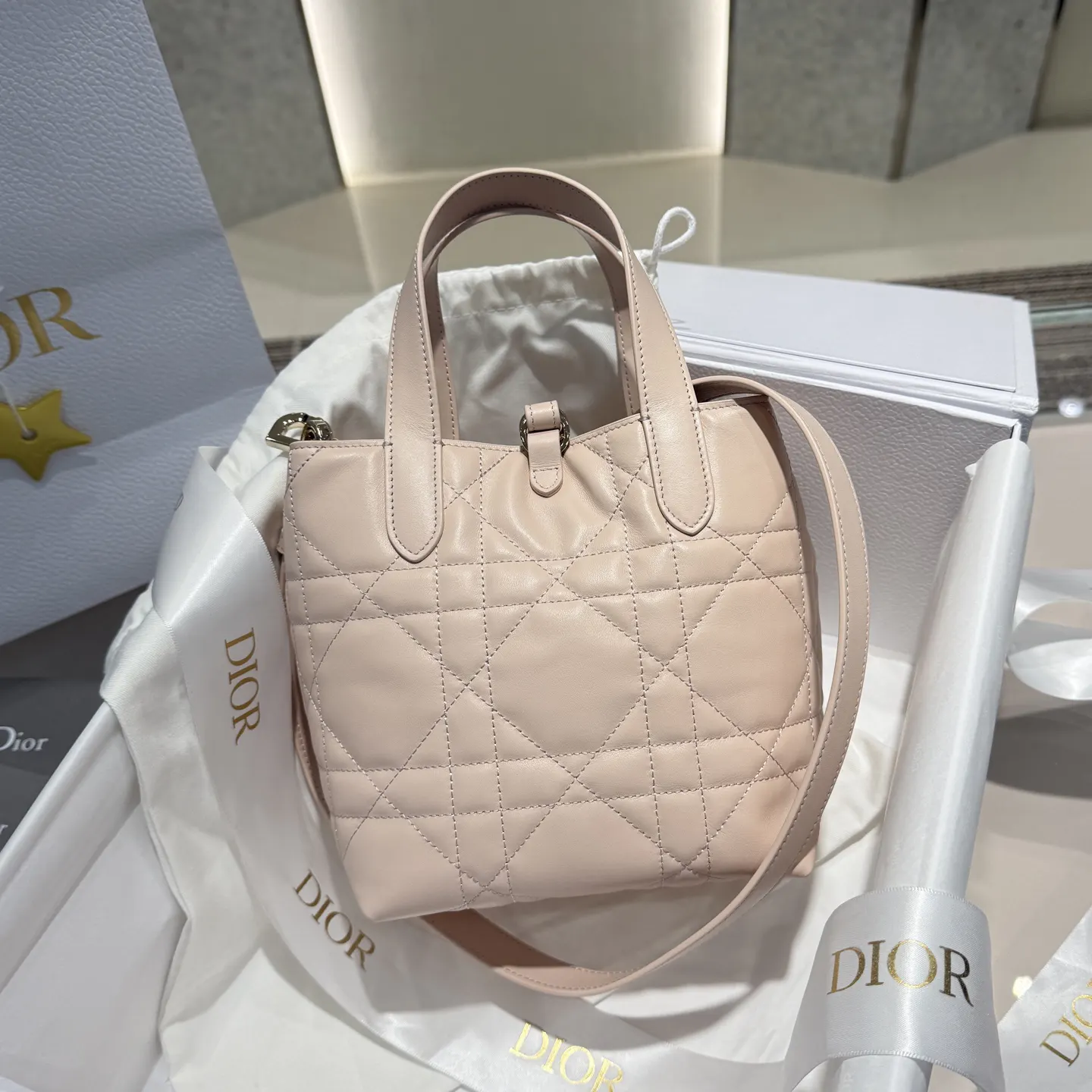 Dior Cannage藤格纹 胭脂粉色牛皮包包 手提斜挎 手提包