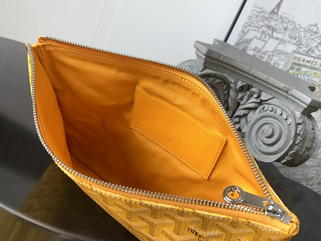Goyard 黃色 鼎鼎戈雅 手拿包 精致手拿款(數字6) Goyard 黃色 鼎鼎戈雅 手拿包 精致手拿款(數字6)