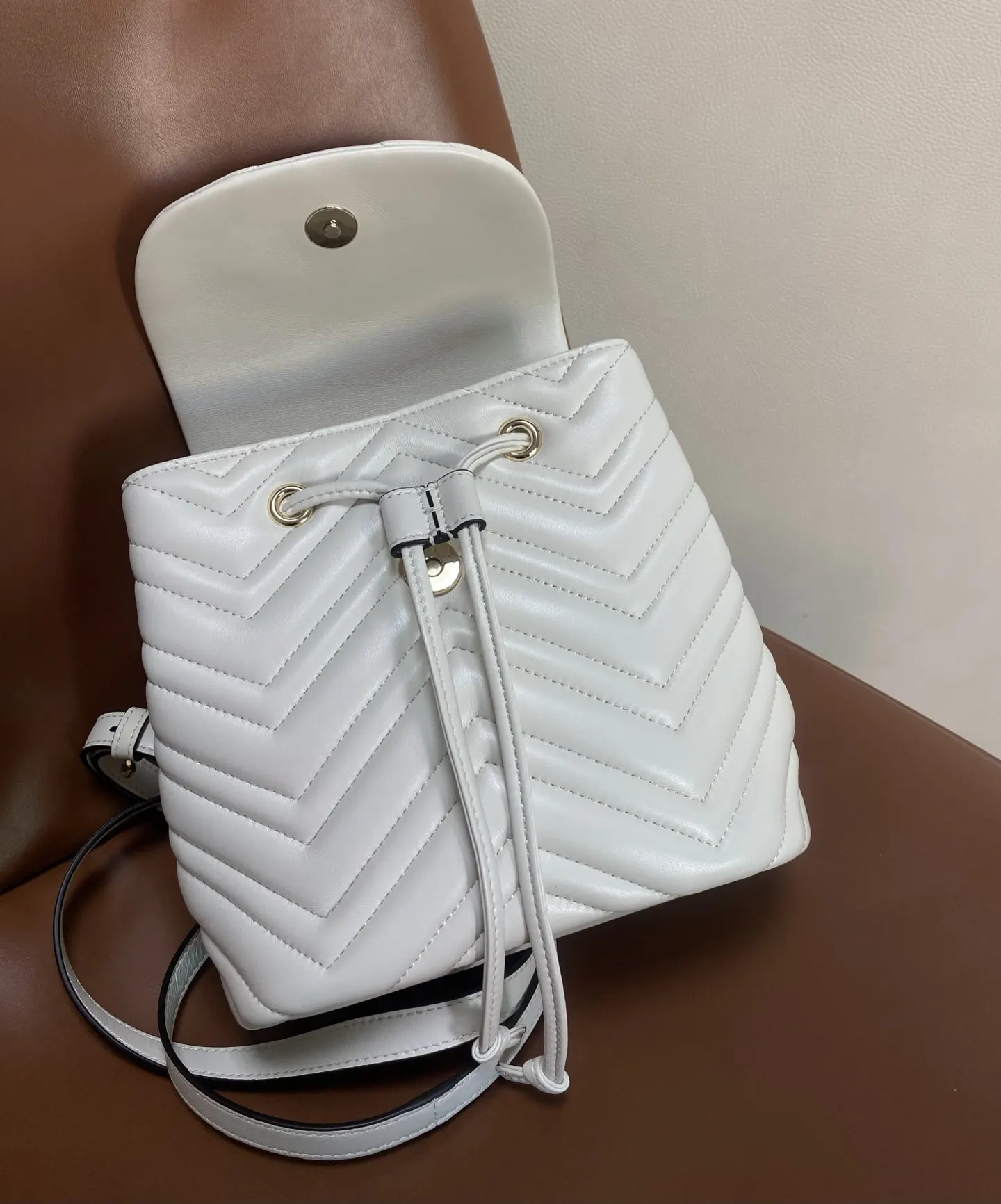 Gucci Marmont 白色 羊皮 雙肩包 实用雙肩款