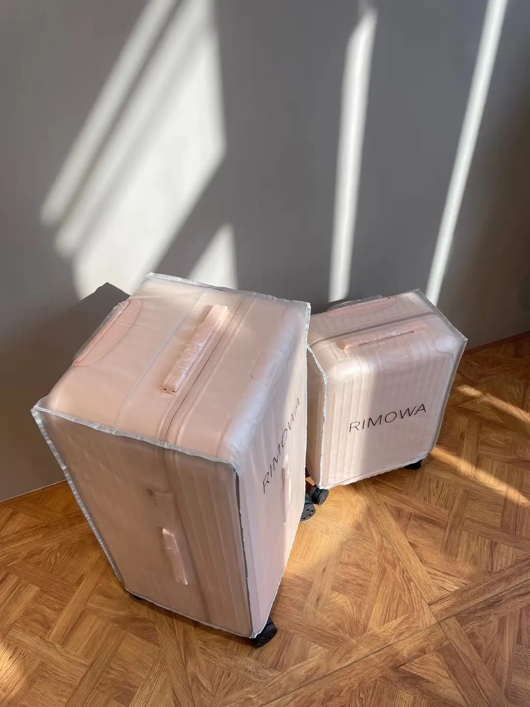 黑色 白色 rimowa日默瓦花瓣粉行李箱 登机箱 旅行箱 托运 旅行拉杆款 輕便出行款