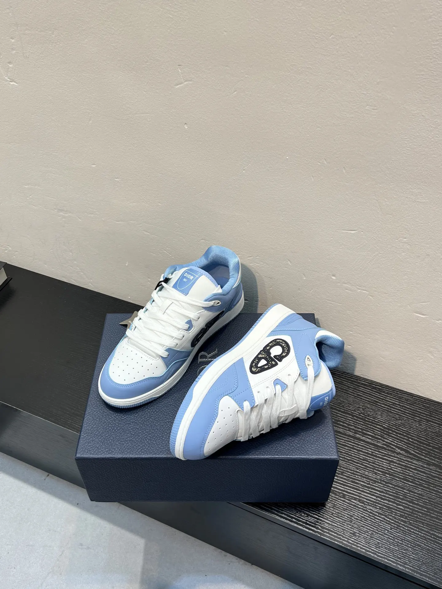 Dior Oblique White Sneakers Image 4 Dior Oblique White Sneakers Image 4