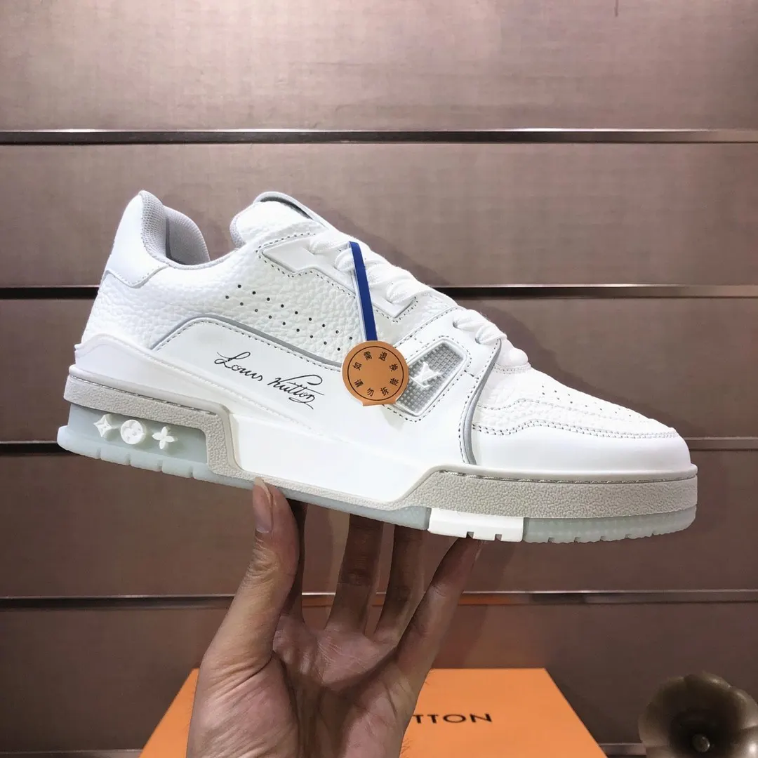 LV White Low-Top Sneakers Image 6 LV White Low-Top Sneakers Image 6