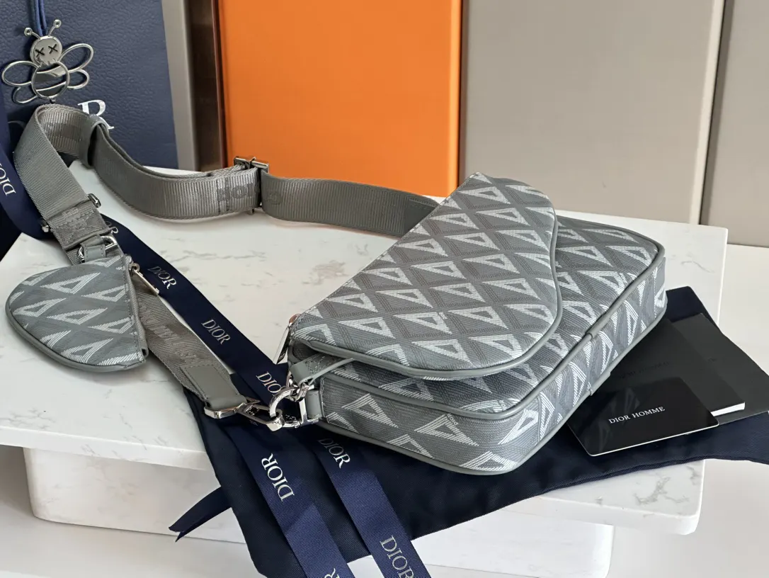 Dior Saddle 牛皮手拿包 晚宴手拿