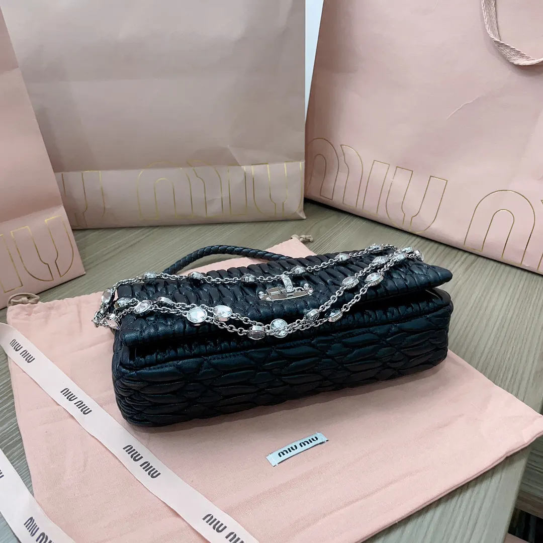 黑色 羊皮 黑色 钻石鏈條包 小提花皱褶凸纹 雙肩包 实用雙肩款
