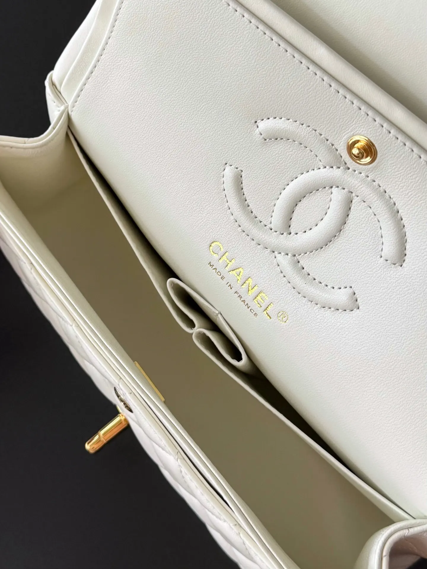 Chanel Mini White Leather Quilted Chain Bag Image 8 Chanel Mini White Leather Quilted Chain Bag Image 8