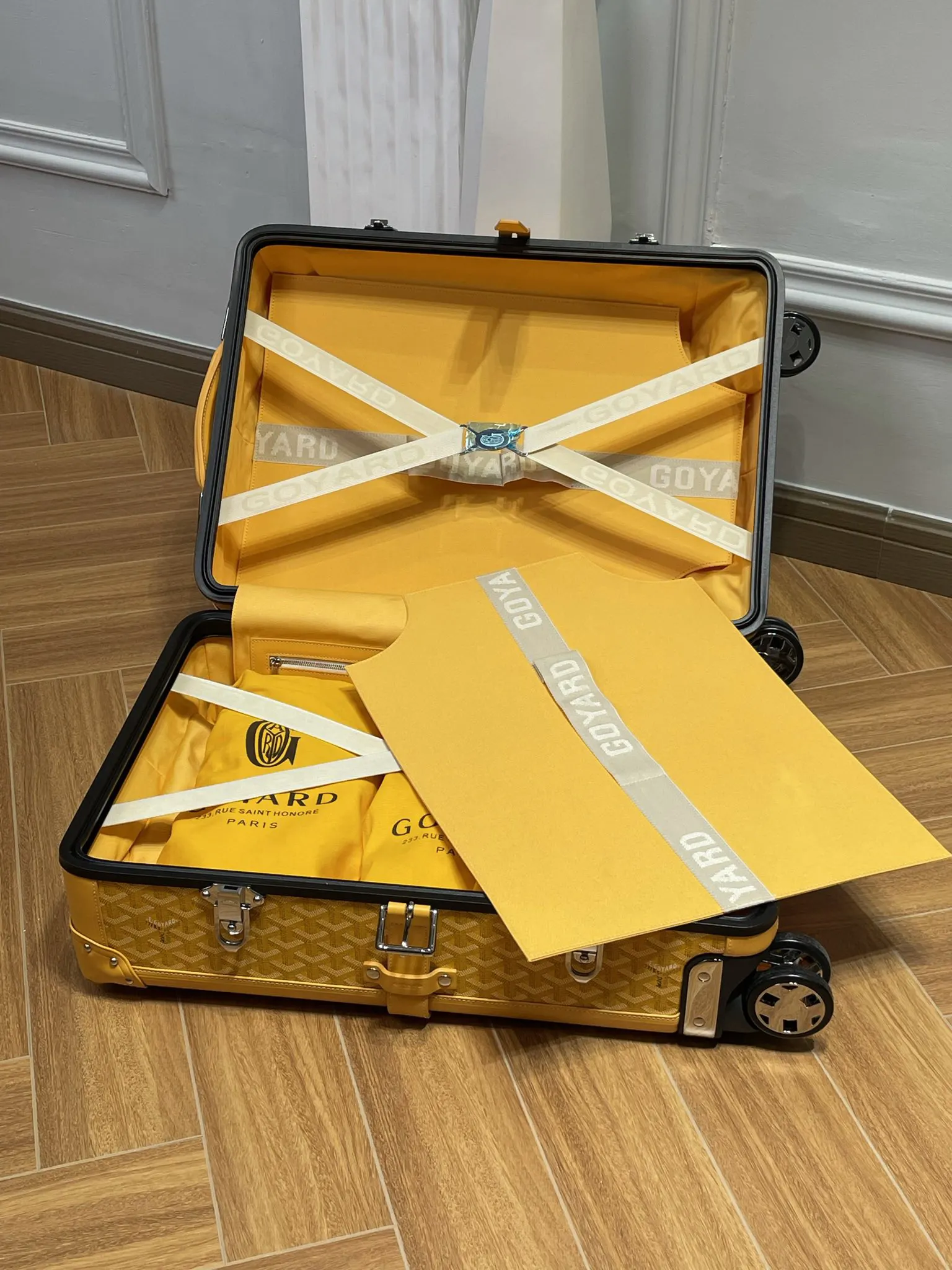 Goyard 一直致力于旅行产品的经典传承 行李箱 旅行拉杆款 轻便出行款