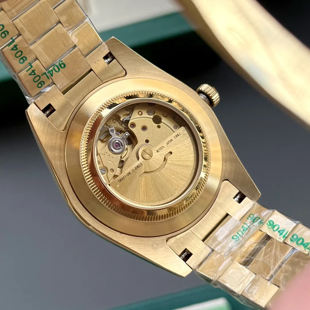 Rolex 品控 每一个腕表出品都经QC员严格检查 校对后 手錶 經典腕表款