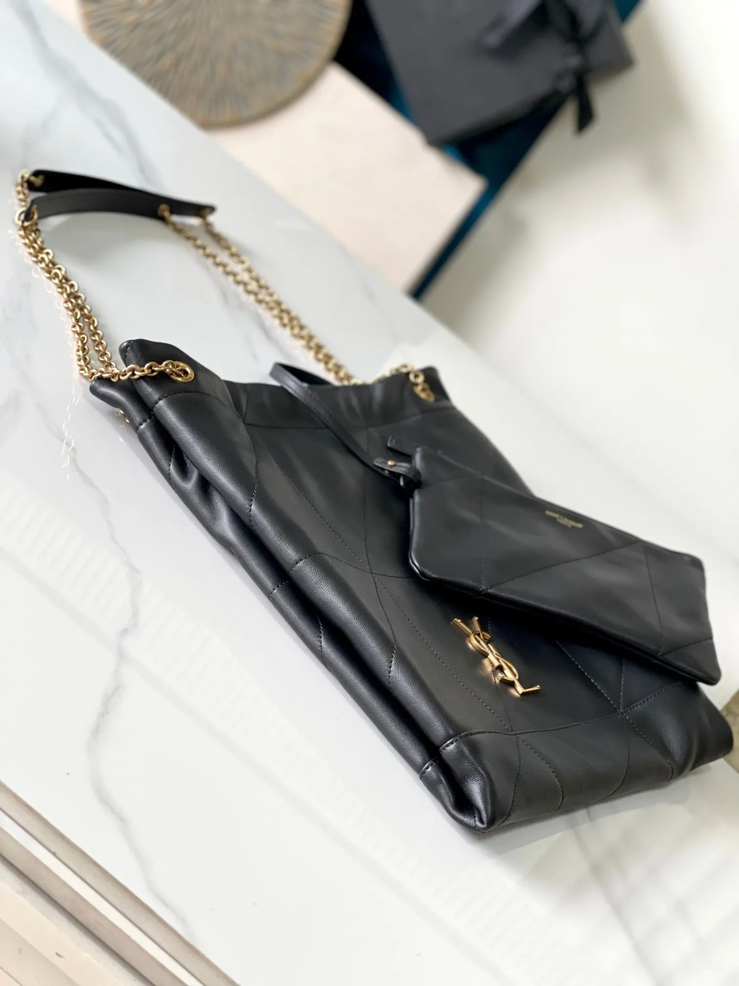 YSL 羊皮 Pochon 垃圾袋 该尺寸不 鏈條包 精致鏈條款