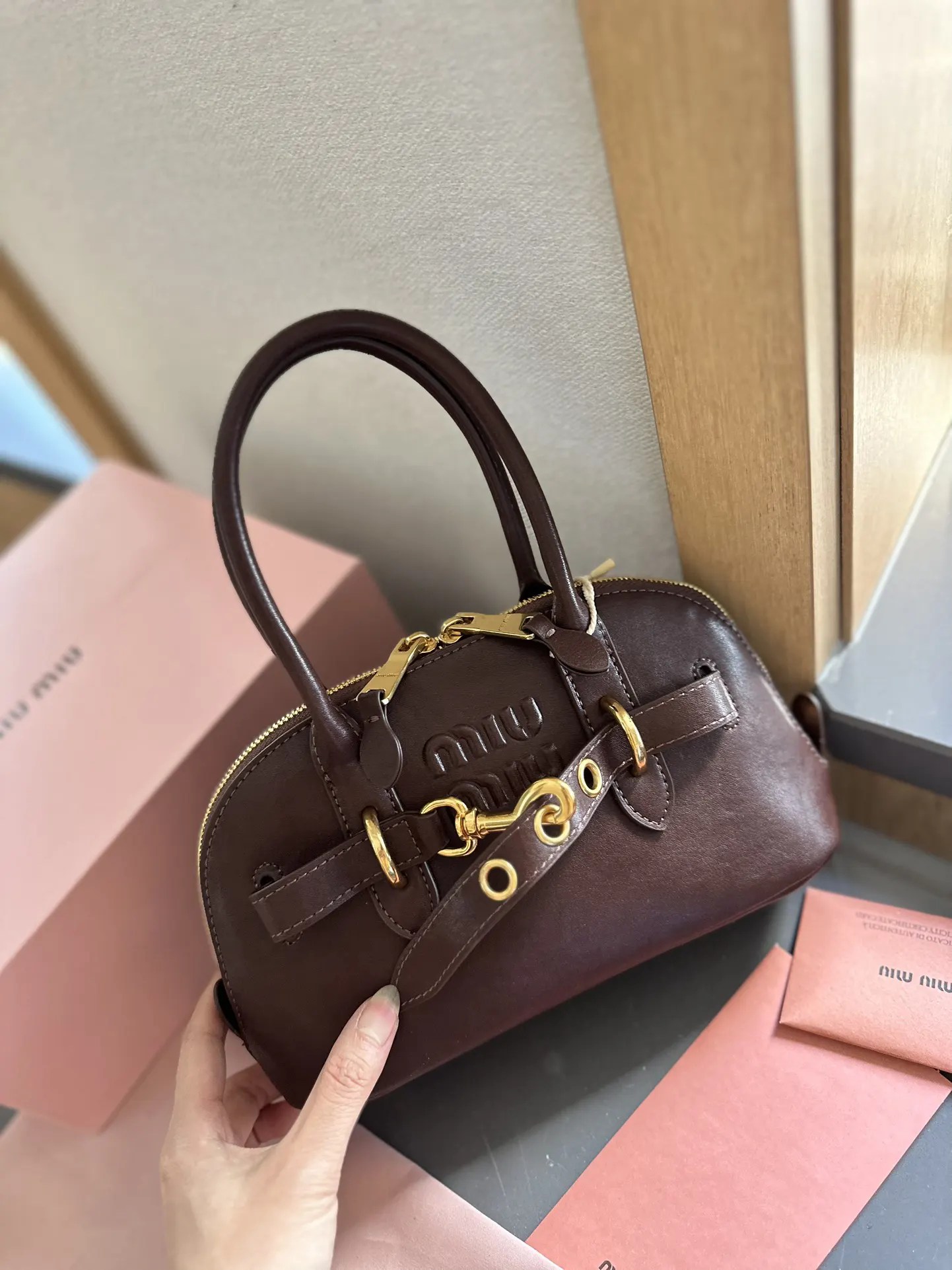 Miu MiuMiu 通勤人必备 包 手提包 通勤手提款