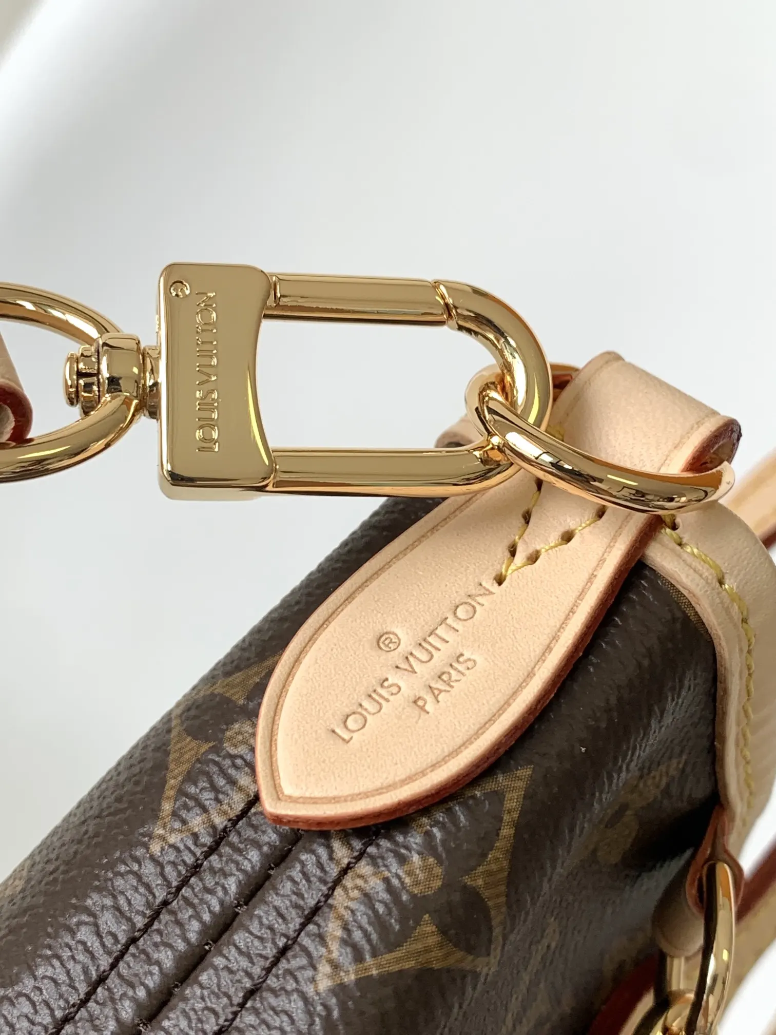 Neverfull 卡其 牛皮 手拿包 精致手拿款
