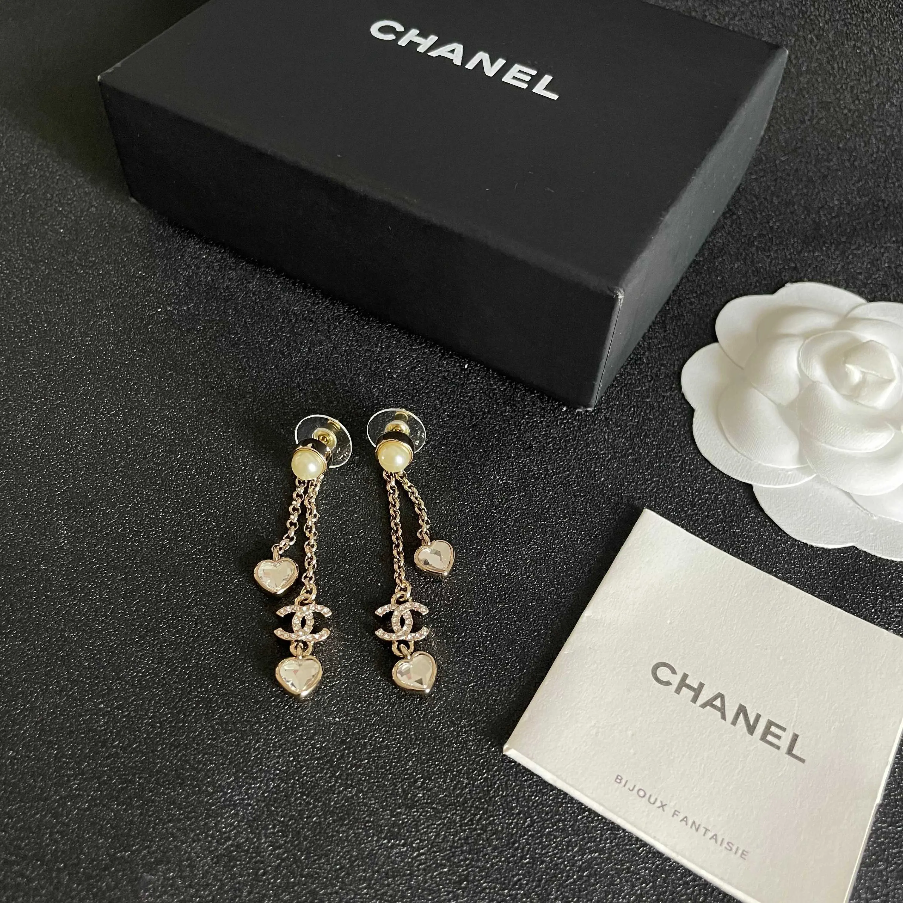 Chanel 双C 爱心 耳环 优雅耳饰