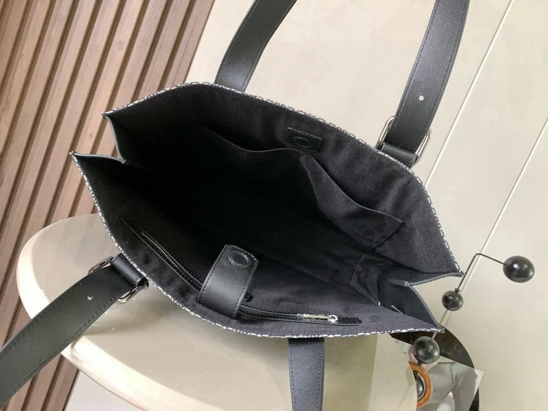 老花 牛皮 LOE WE 老花手提 Buckle tote托特手 托特包 大容量托特款