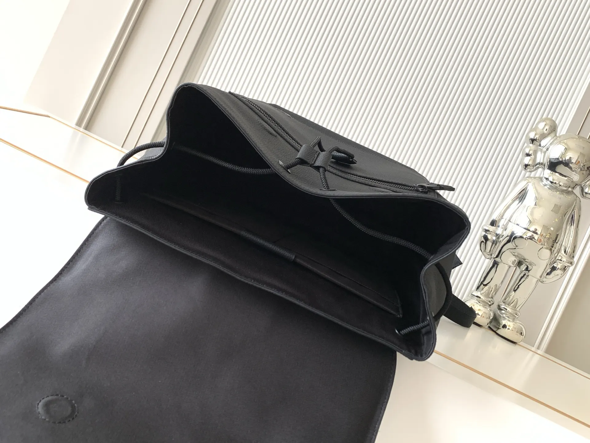 Louis Vuitton Black Backpack Leather Image 9 Louis Vuitton Black Backpack Leather Image 9