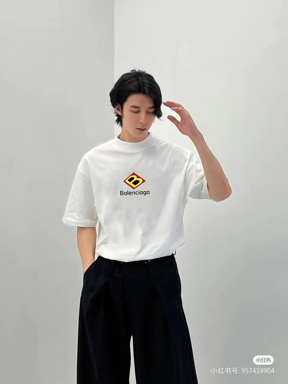 Balenciaga Paris 黑色 短袖T恤(數字8) Balenciaga Paris 黑色 短袖T恤(數字8)