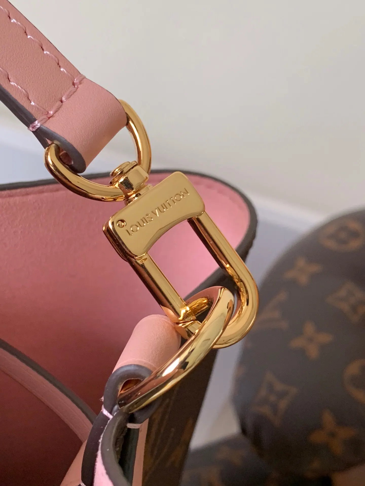 Louis Vuitton Bucket Bag Casual