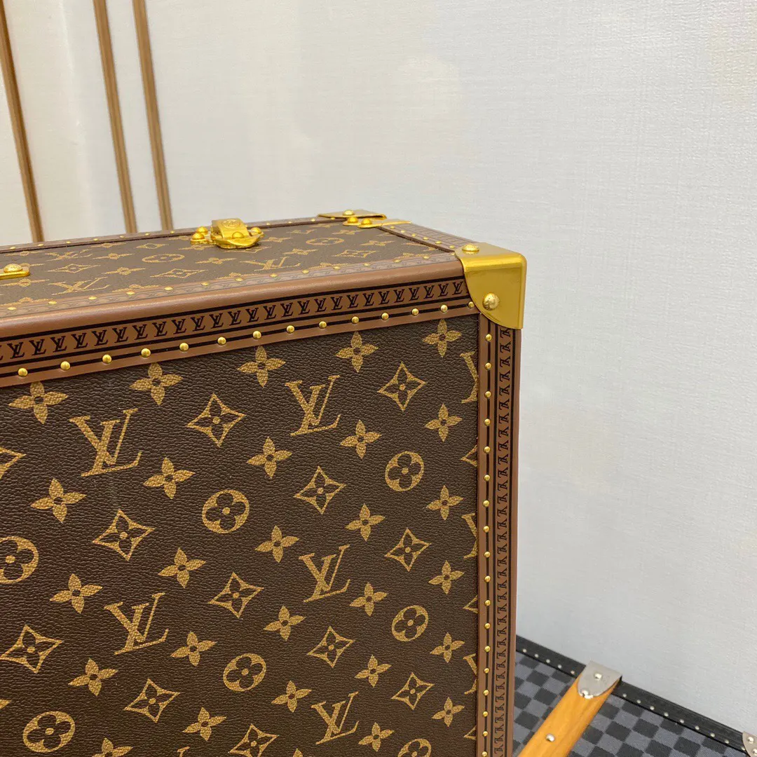 LV 金色 帆布 BISTEN 硬箱 借鉴了 Alzer行李箱的 旅行拉杆款 輕便出行款