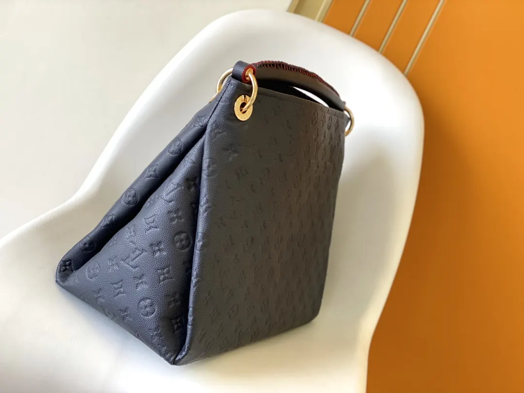 LV black and blue color scheme handbag Image 2 LV black and blue color scheme handbag Image 2