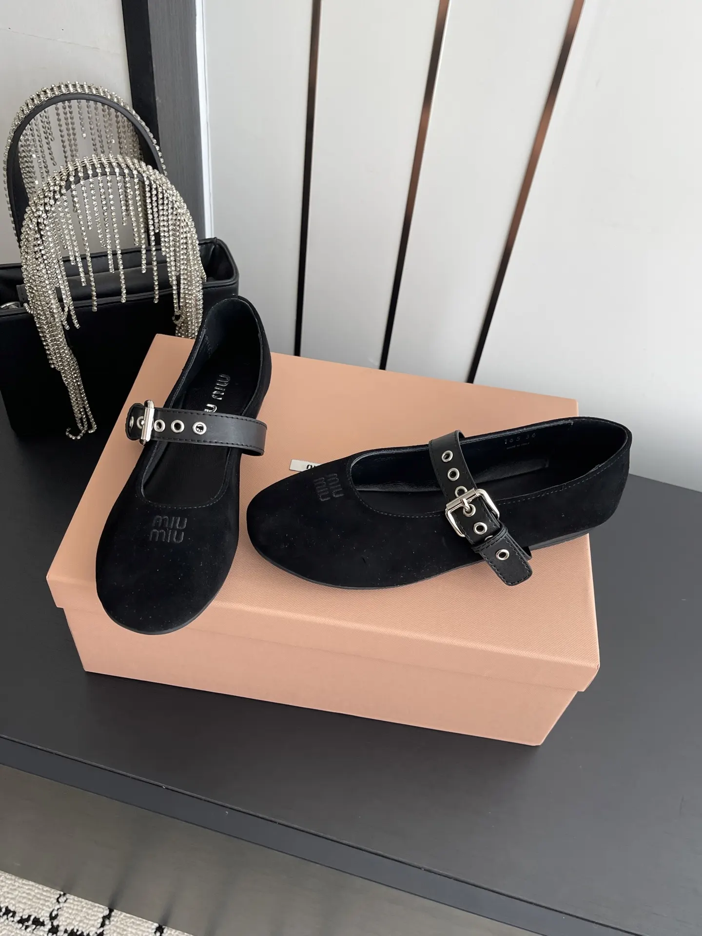 Miu Miu SS 平底鞋 通勤约会款