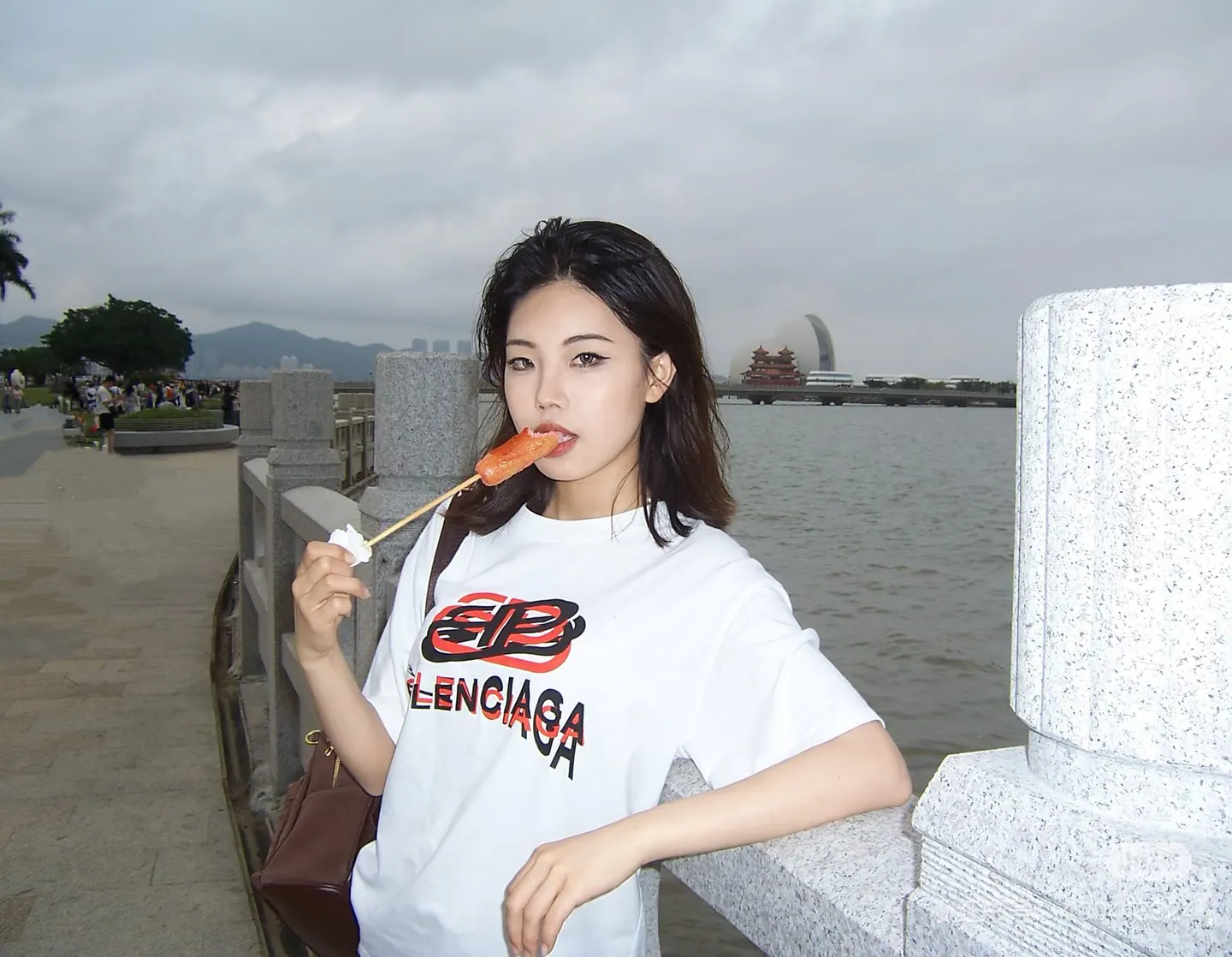 Balenciaga Bb Layered Logo Graphic Crew Neck T-Shirt In Black