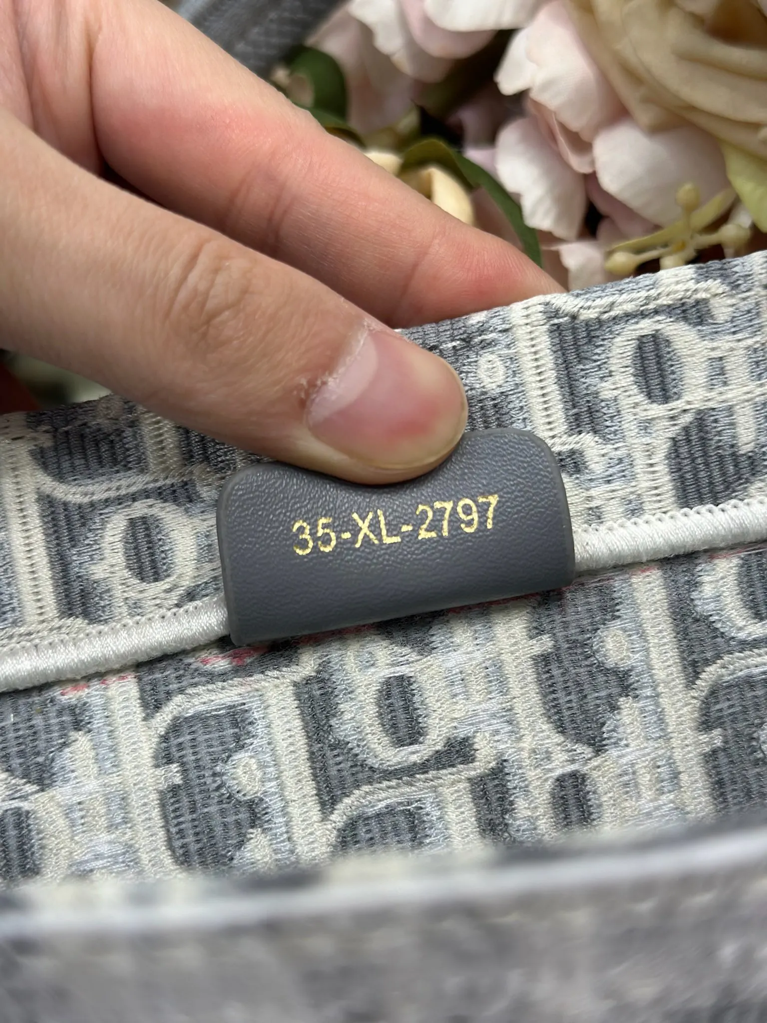 Book Tote 小小的包型装点零碎的小东西也很方便呐~ 用 时髦 托特包 大容量托特款(數字9) Book Tote 小小的包型装点零碎的小东西也很方便呐~ 用 时髦 托特包 大容量托特款(數字9)