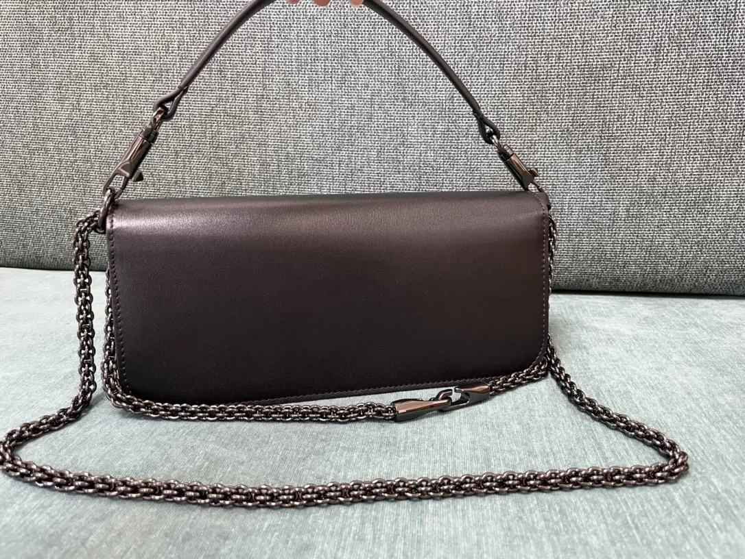 Valentino 小牛皮 腋下包 复古腋下背款