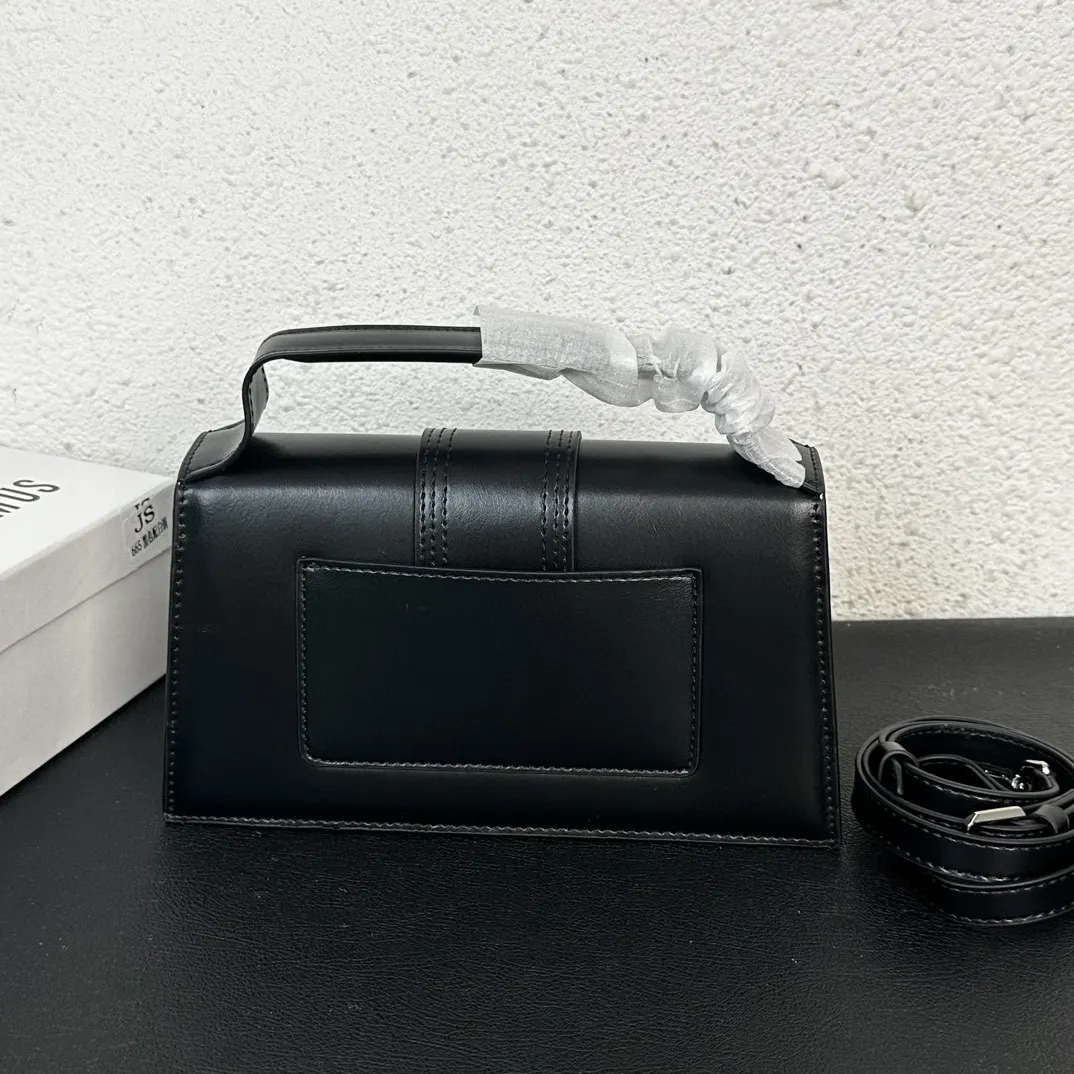 Jacquemus 銀扣手提單肩包 独特的包 日常單肩背款