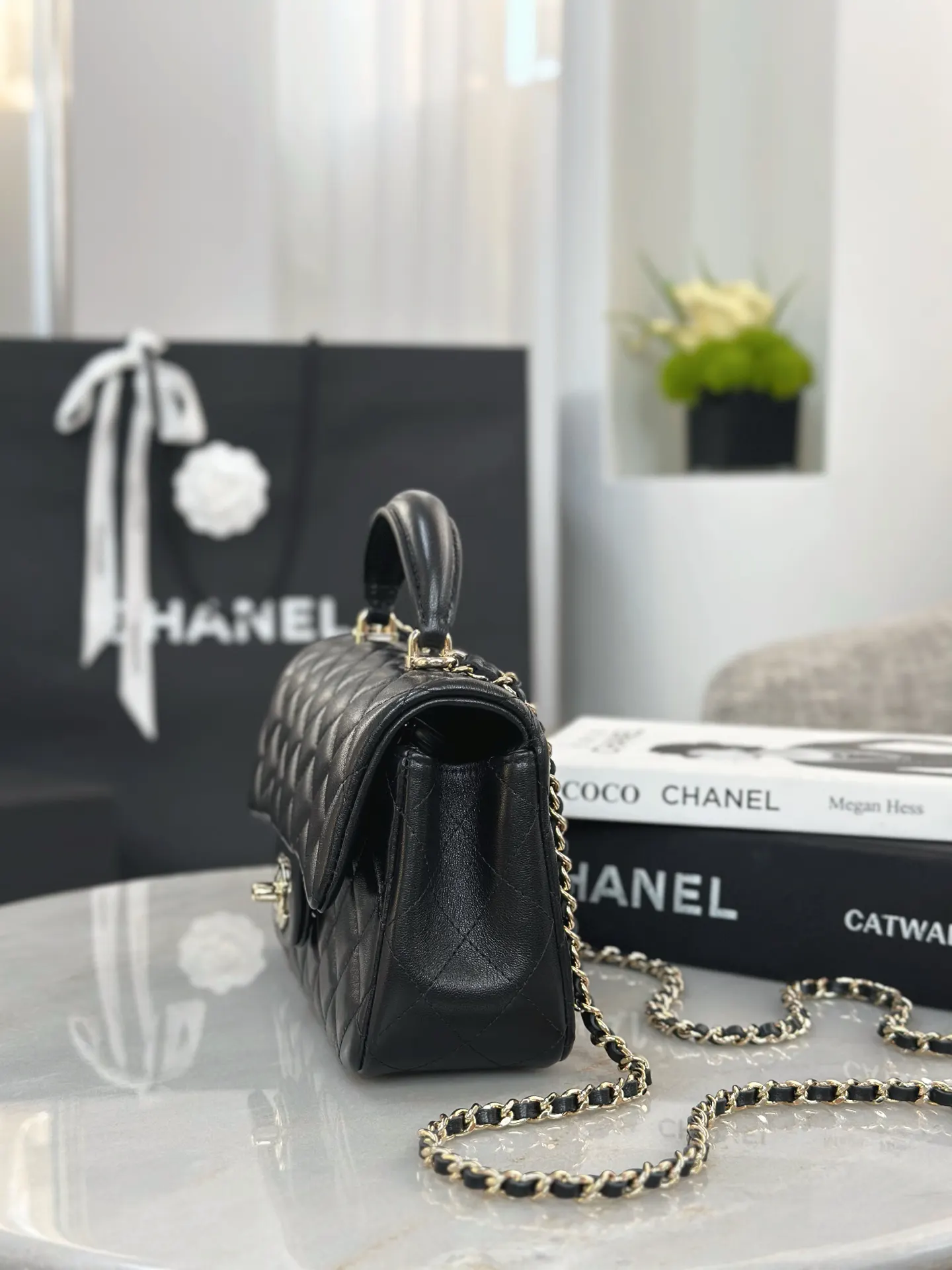 Chanel 黑色羊皮翻盖链条包 小香风单肩