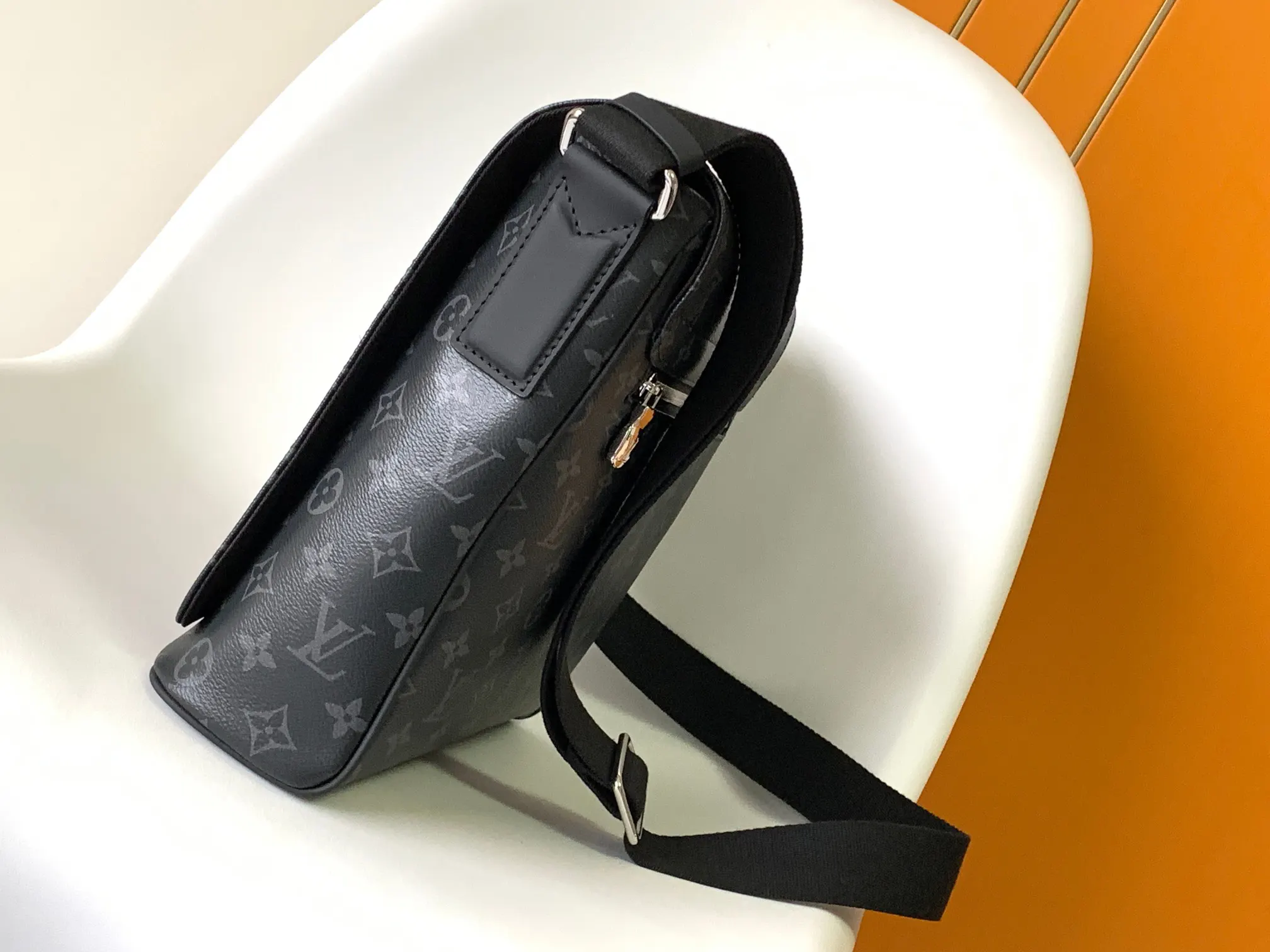 LV 黑灰压纹公文手提包 宽肩带斜挎款｜ORBUYBAG 嵐奢包高端時尚精品