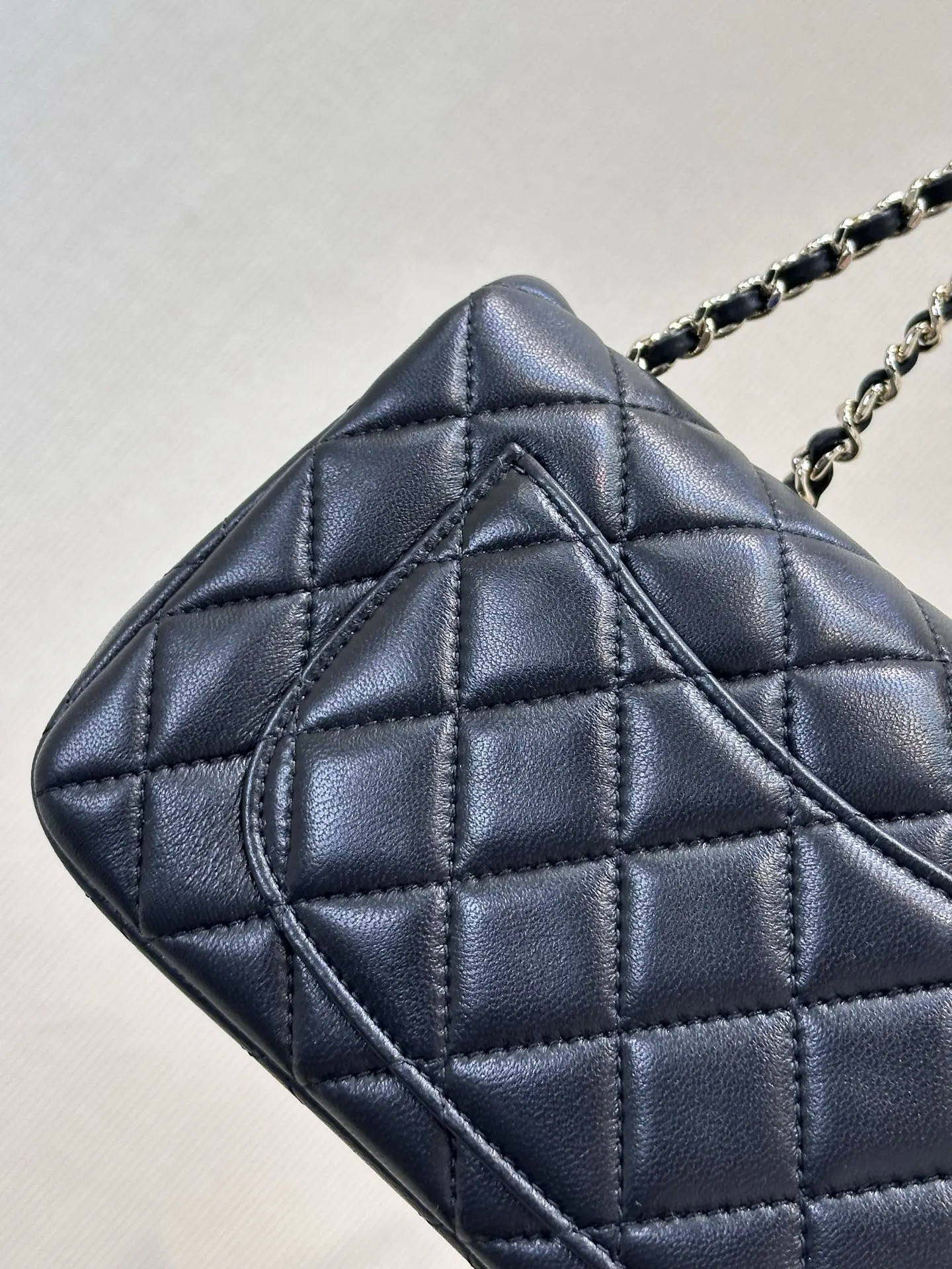 Chanel 菱格纹牛皮翻盖链条包 单肩斜挎 复古