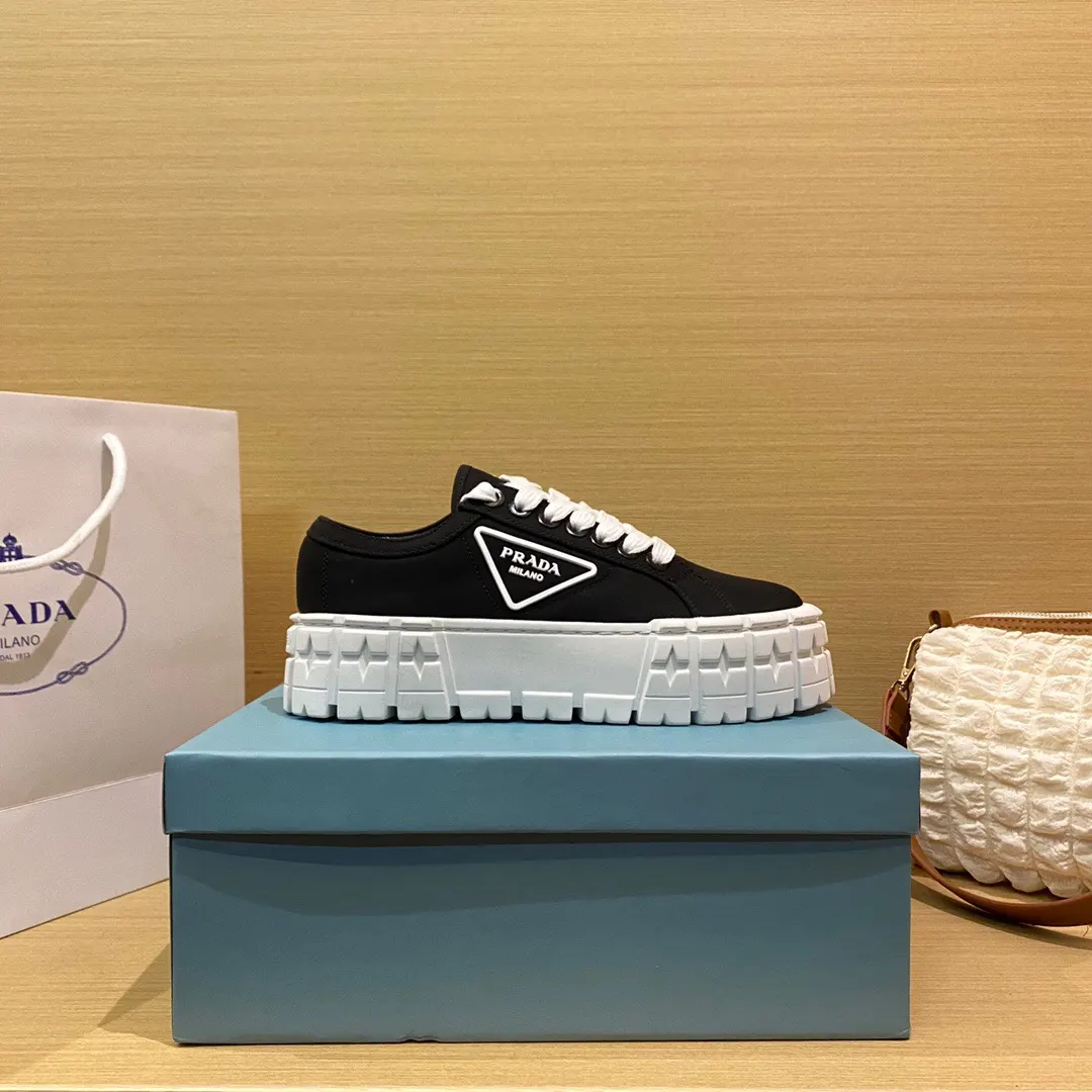 Prada 帆布 三角标 运动鞋