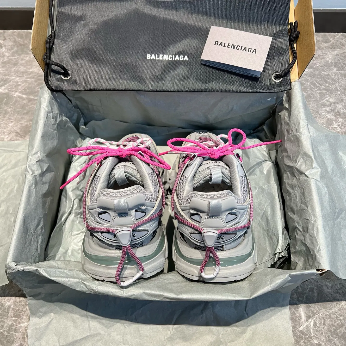 Balenciaga 单肩包 日常搭配