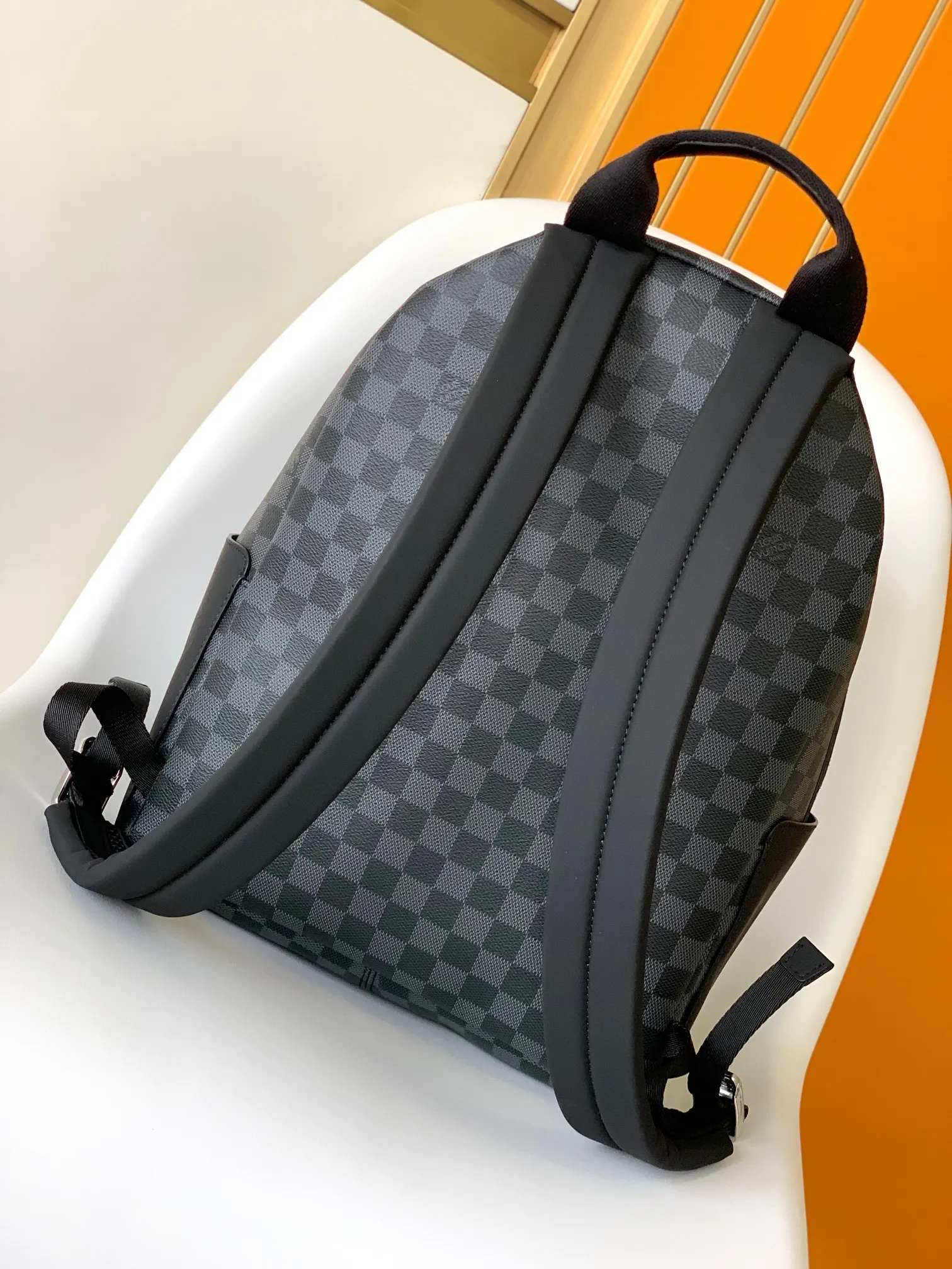 LV 牛皮 黑格 DISCOVE 双肩包 实用双肩款