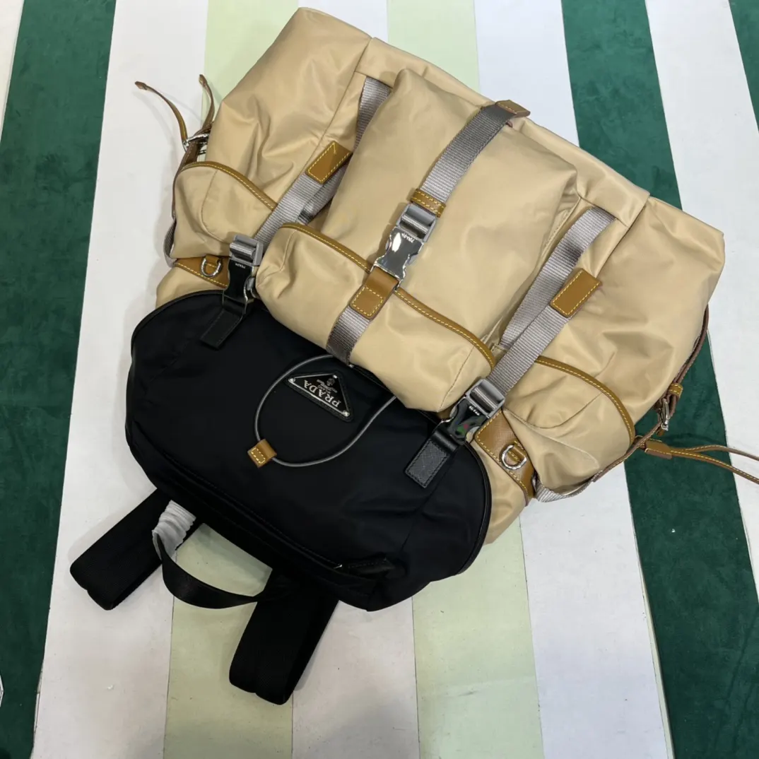 Prada 小牛皮 双肩包 实用双肩款