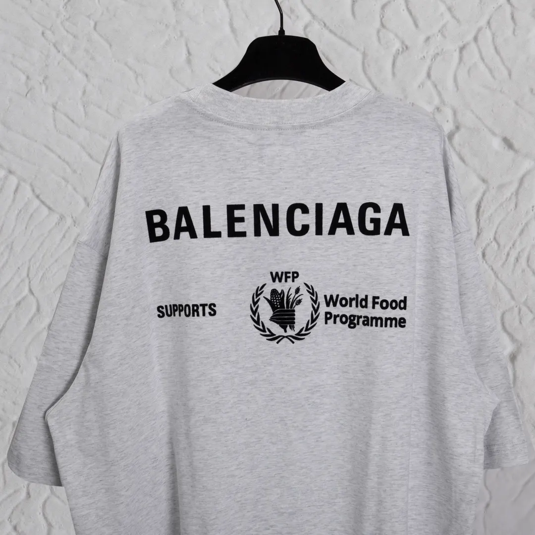 Balenciaga Logo 短袖T恤(數字4) Balenciaga Logo 短袖T恤(數字4)