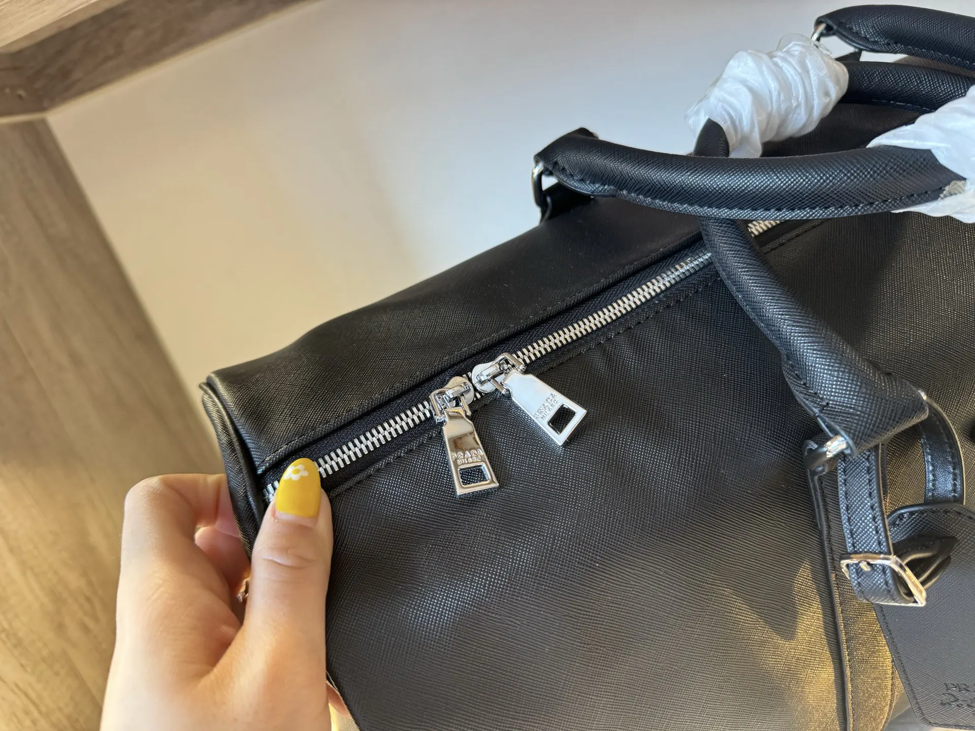 Prada 黑色 白色 尼龍 旅行袋 大容量旅行款