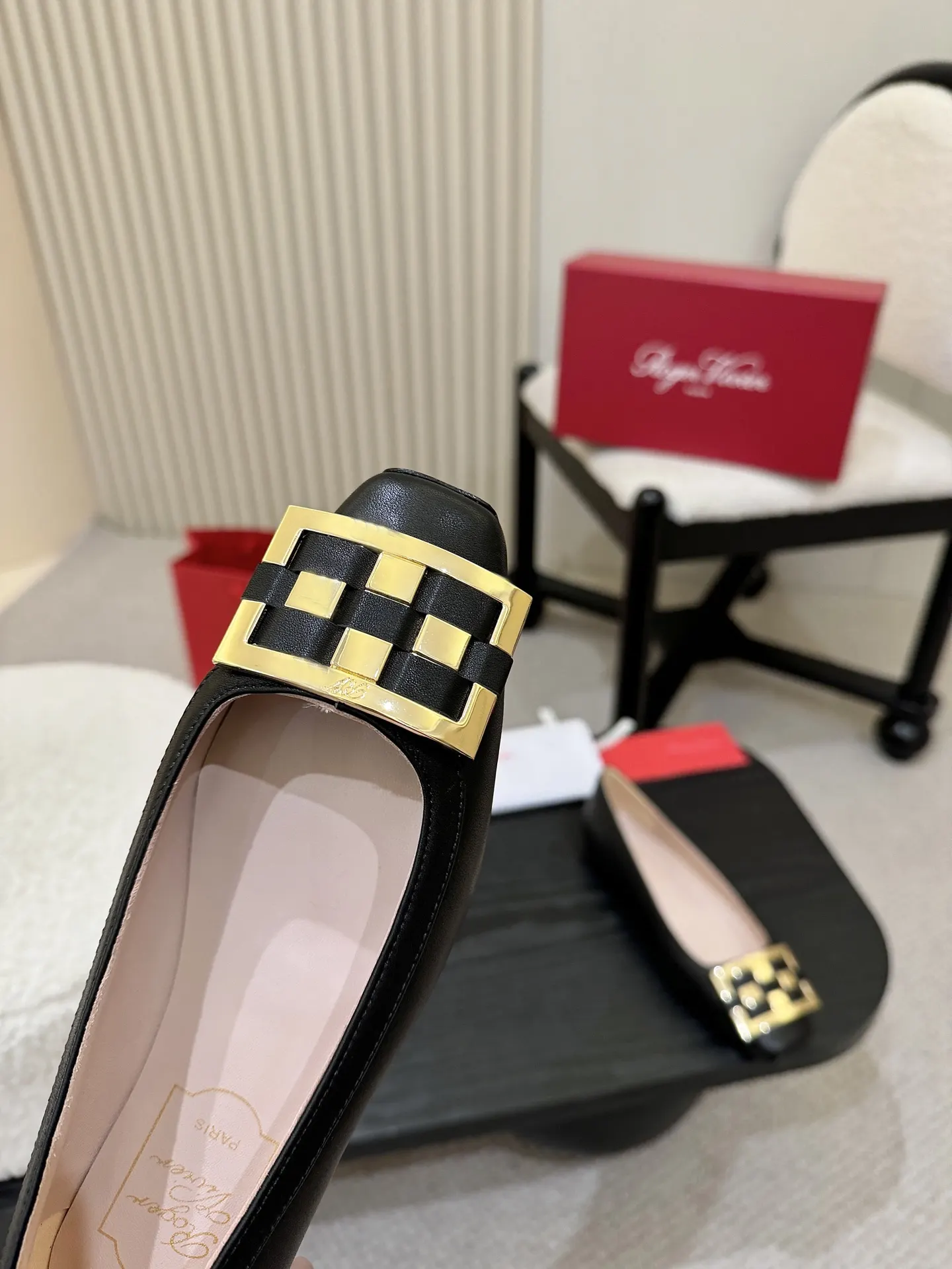 Roger Vivier 運動鞋 休閒百搭款(數字8) Roger Vivier 運動鞋 休閒百搭款(數字8)