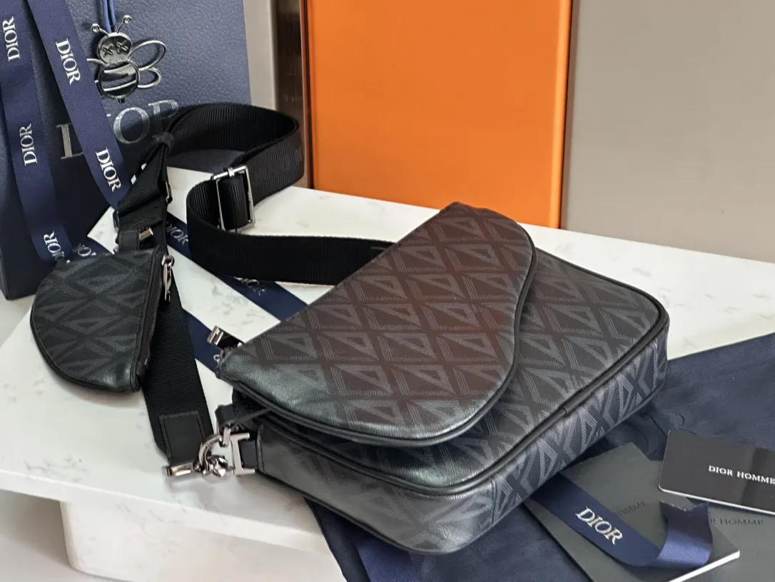 Dior Saddle 牛皮手拿包 晚宴手拿 复古