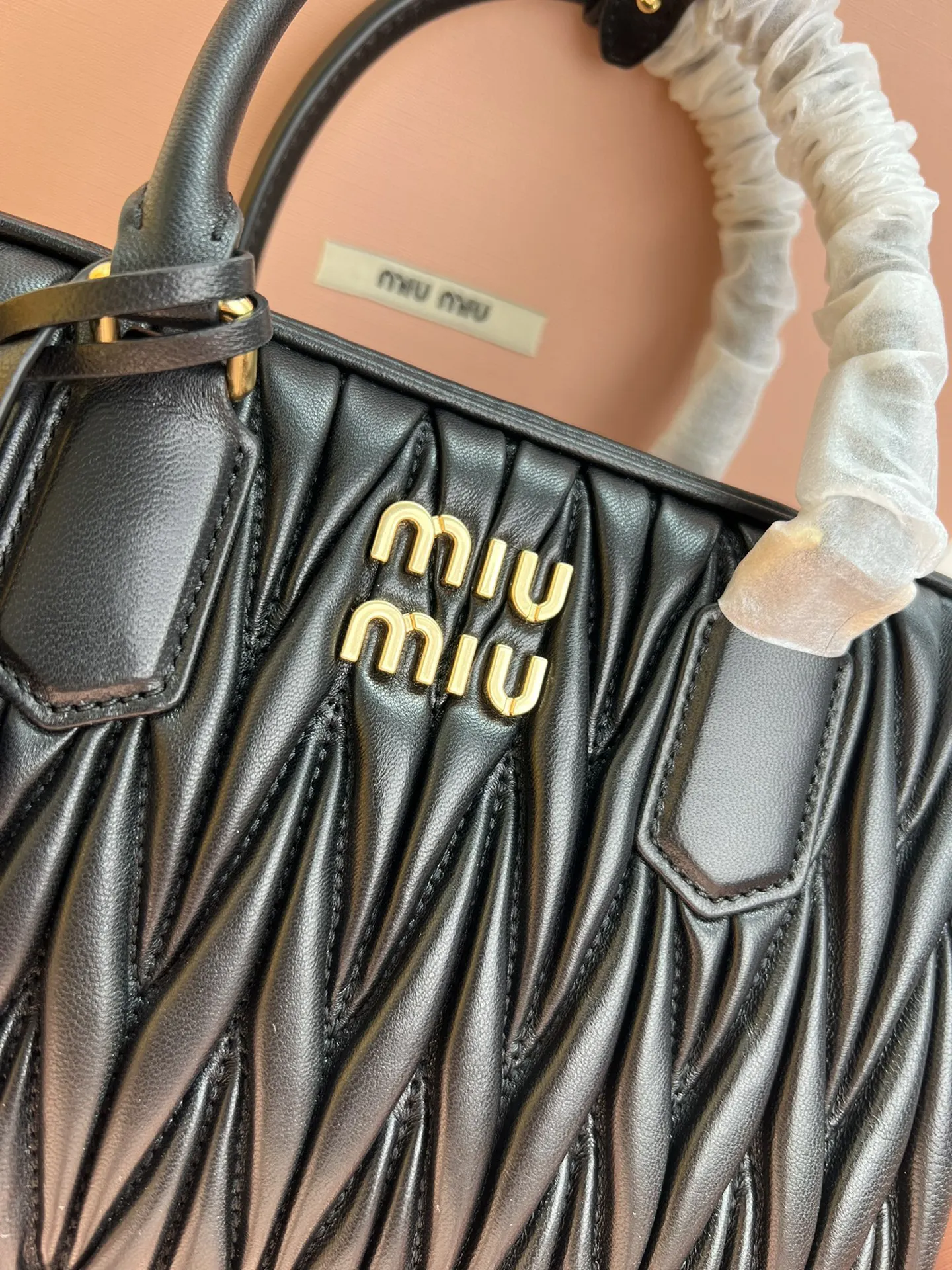 Miu 羊皮 斜背包 輕便斜挎款