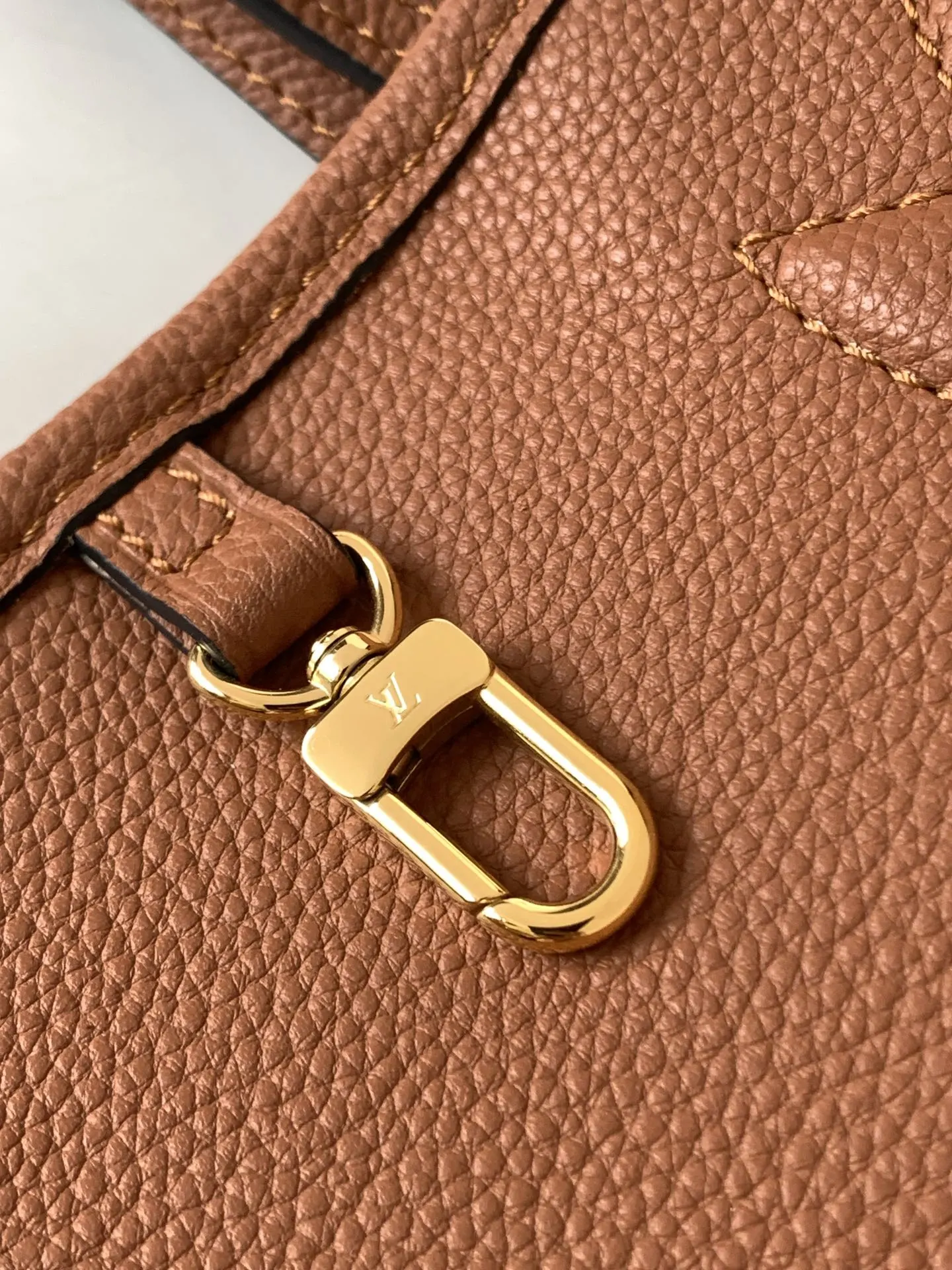 Louis Vuitton M12209 手提包