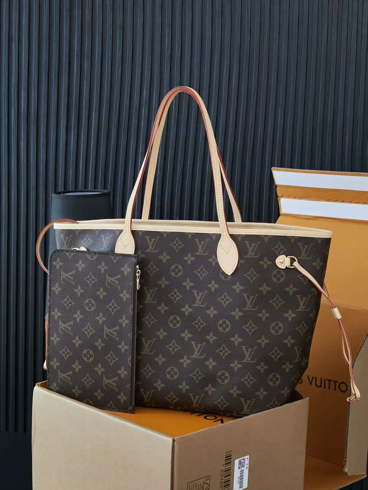LV 老花Neverfull托特包 購物袋款(數字11) LV 老花Neverfull托特包 購物袋款(數字11)