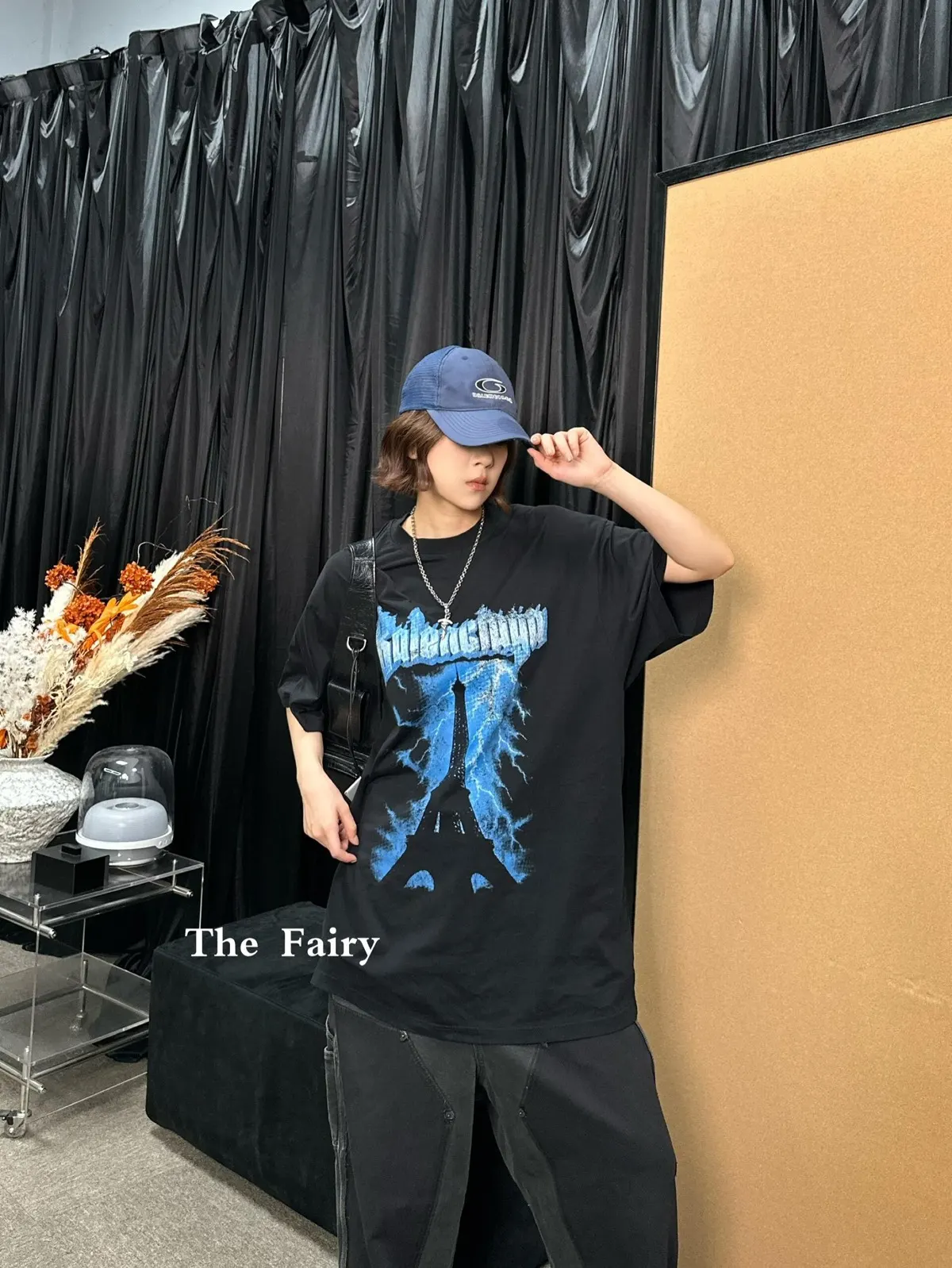 Balenciaga 黑色 純棉 短袖T恤 宽松休閒(數字8) Balenciaga 黑色 純棉 短袖T恤 宽松休閒(數字8)