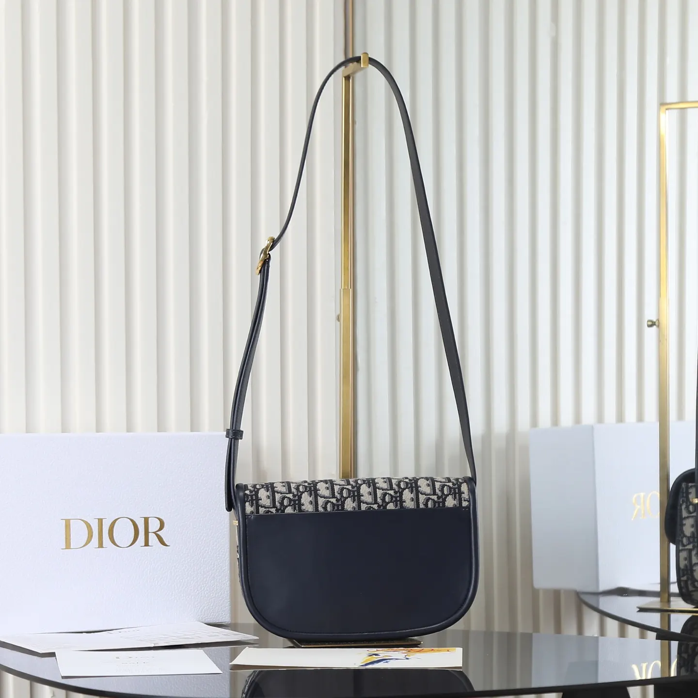 Dior Oblique Handbag Image 4 Dior Oblique Handbag Image 4